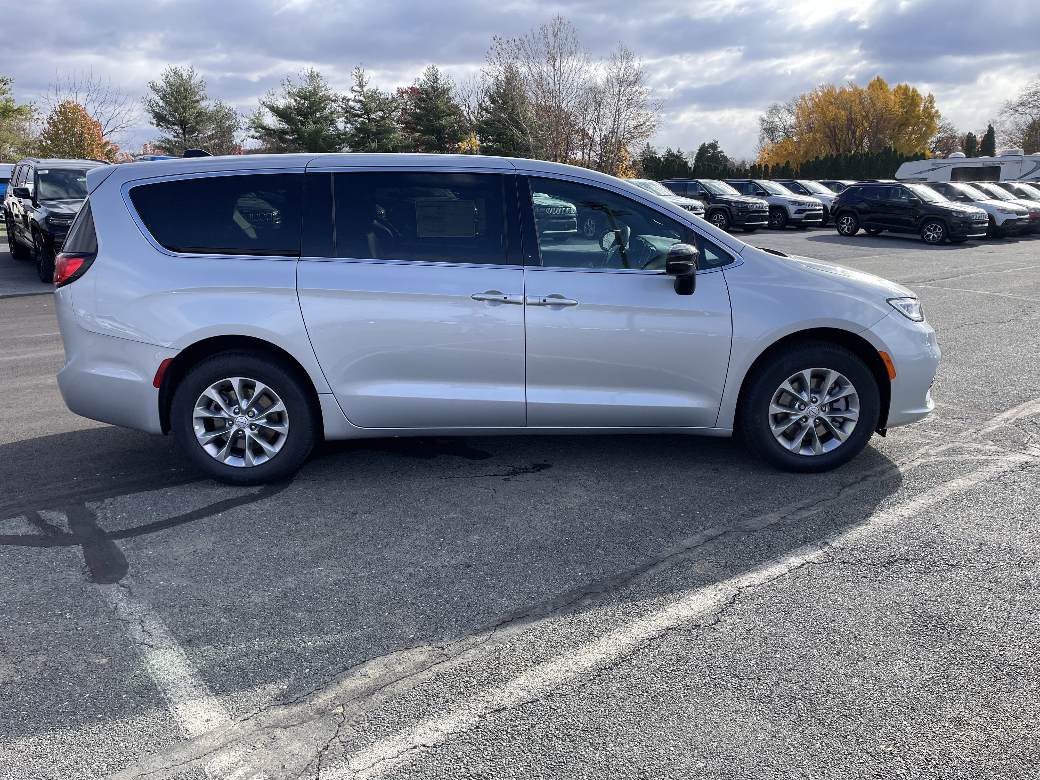 2026 Chrysler Pacifica PACIFICA SELECT AWD