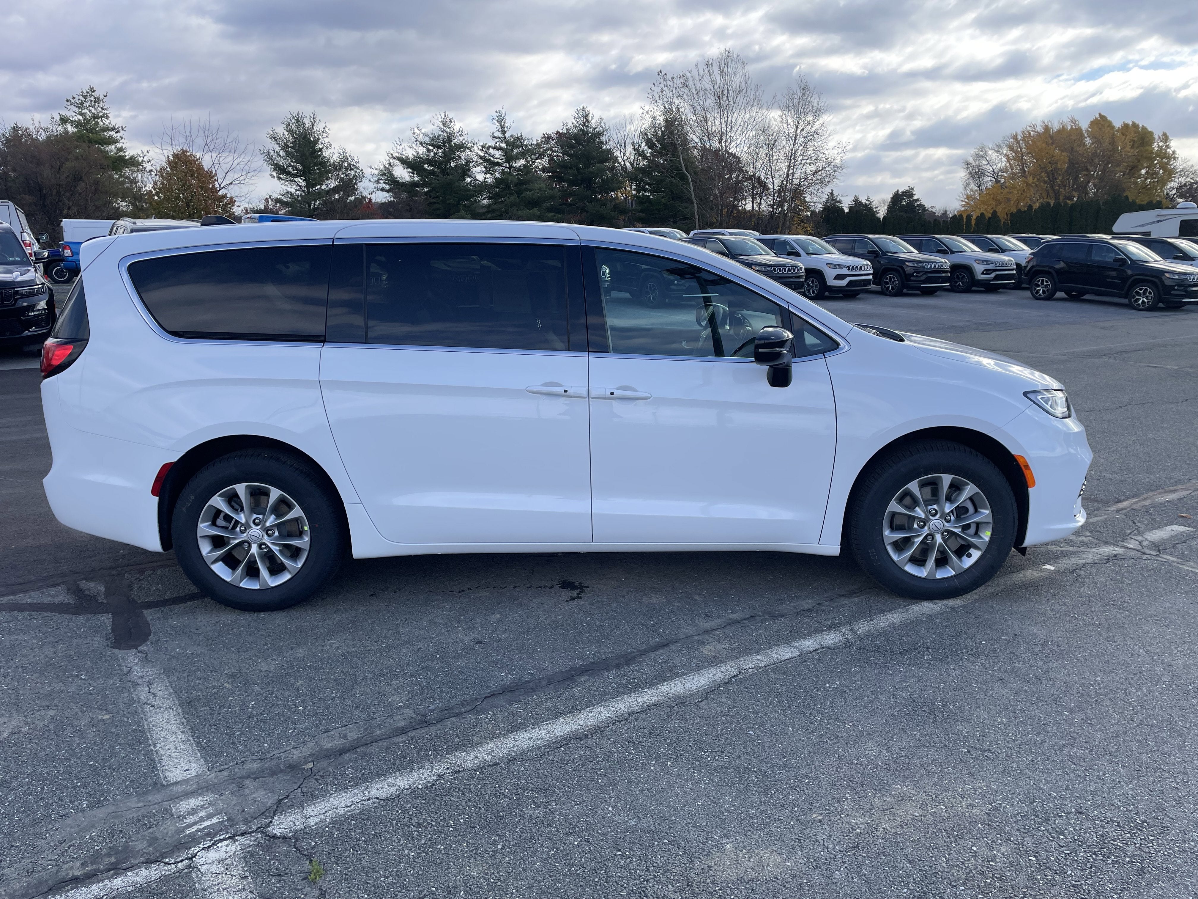 2026 Chrysler Pacifica PACIFICA SELECT AWD