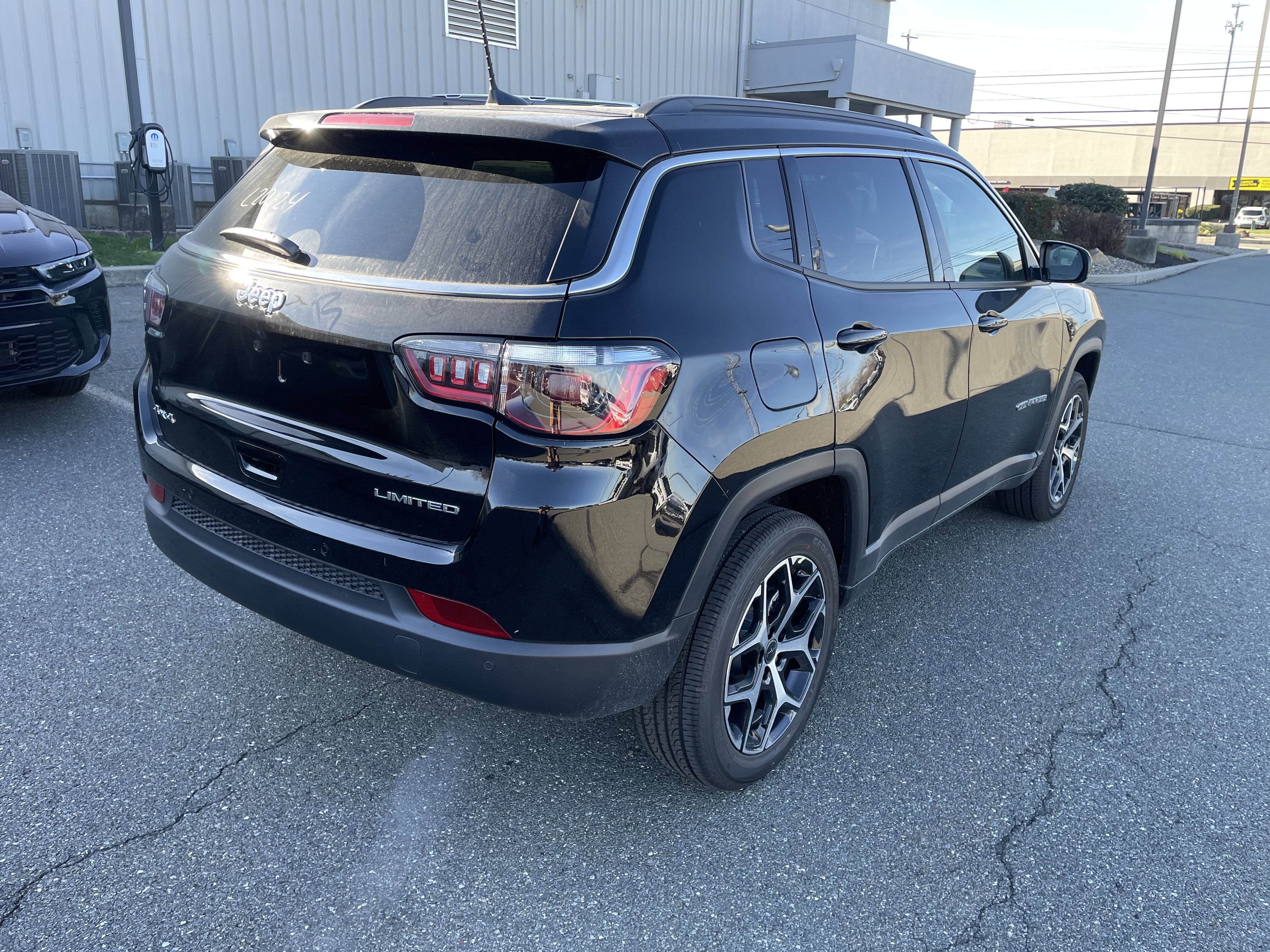 2026 Jeep Compass COMPASS LIMITED 4X4