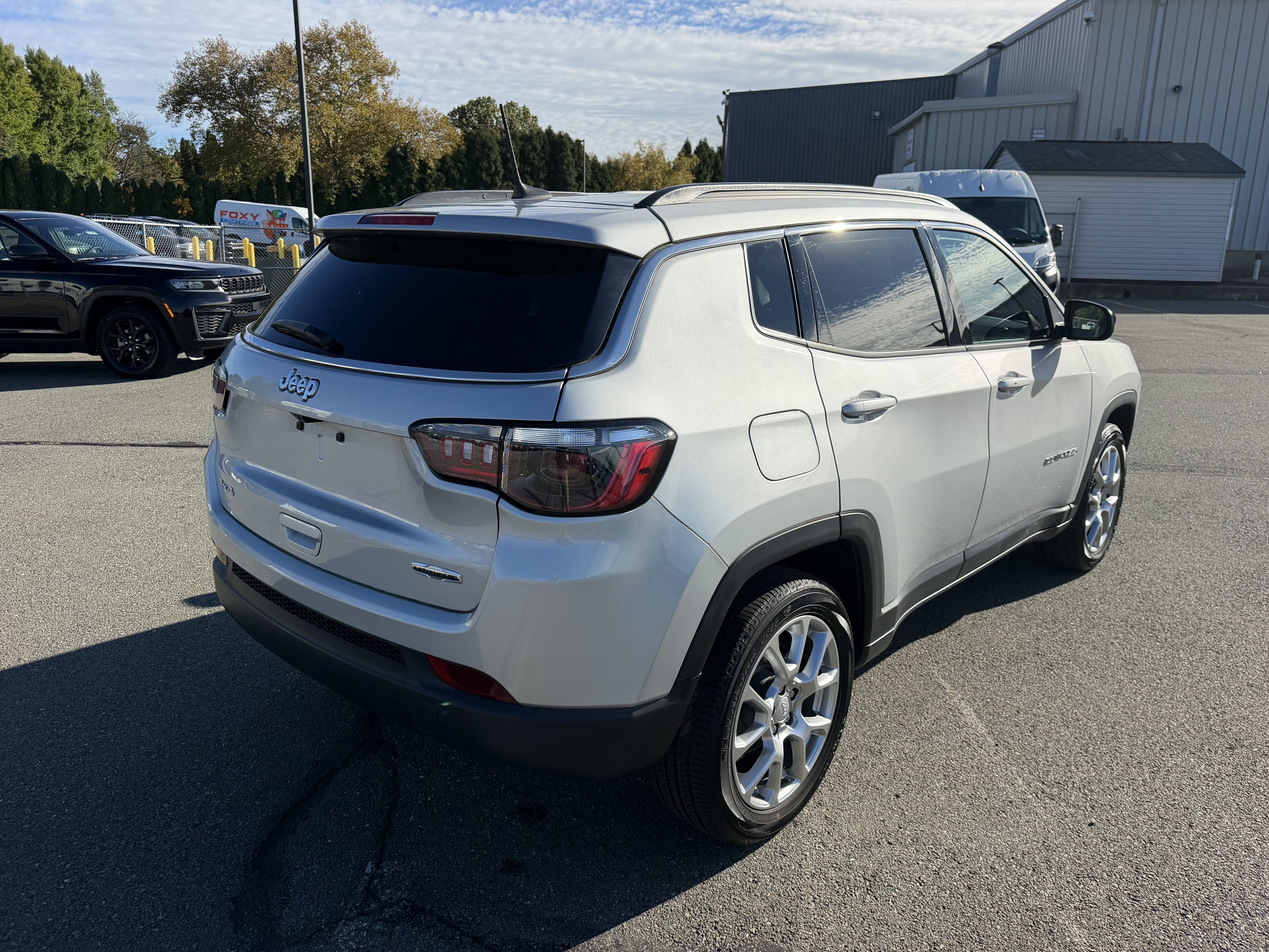 2024 Jeep Compass Latitude Lux FWD