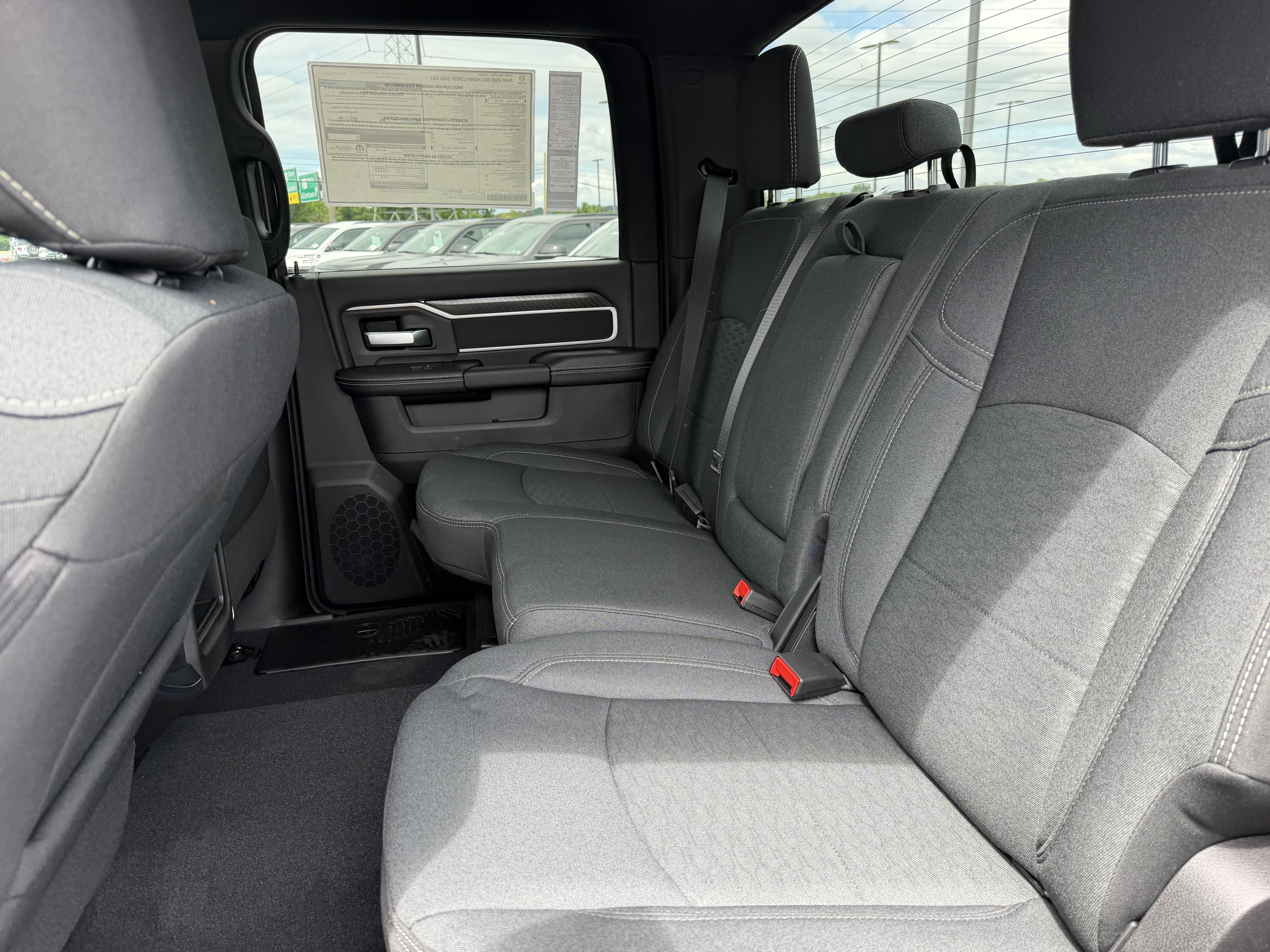 2026 RAM 2500 RAM 2500 BLACK EXPRESS CREW CAB 4X4 6'4' BOX