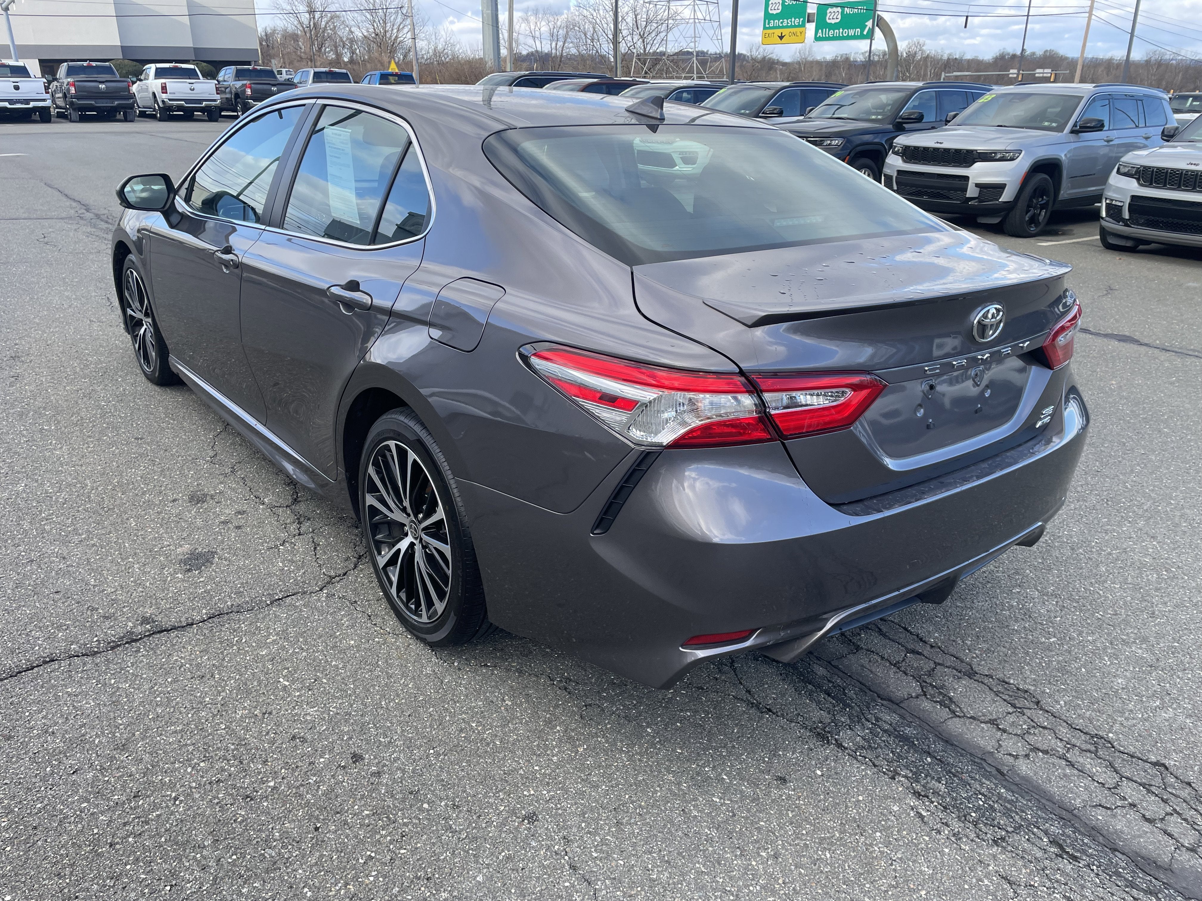 2020 Toyota Camry SE AWD