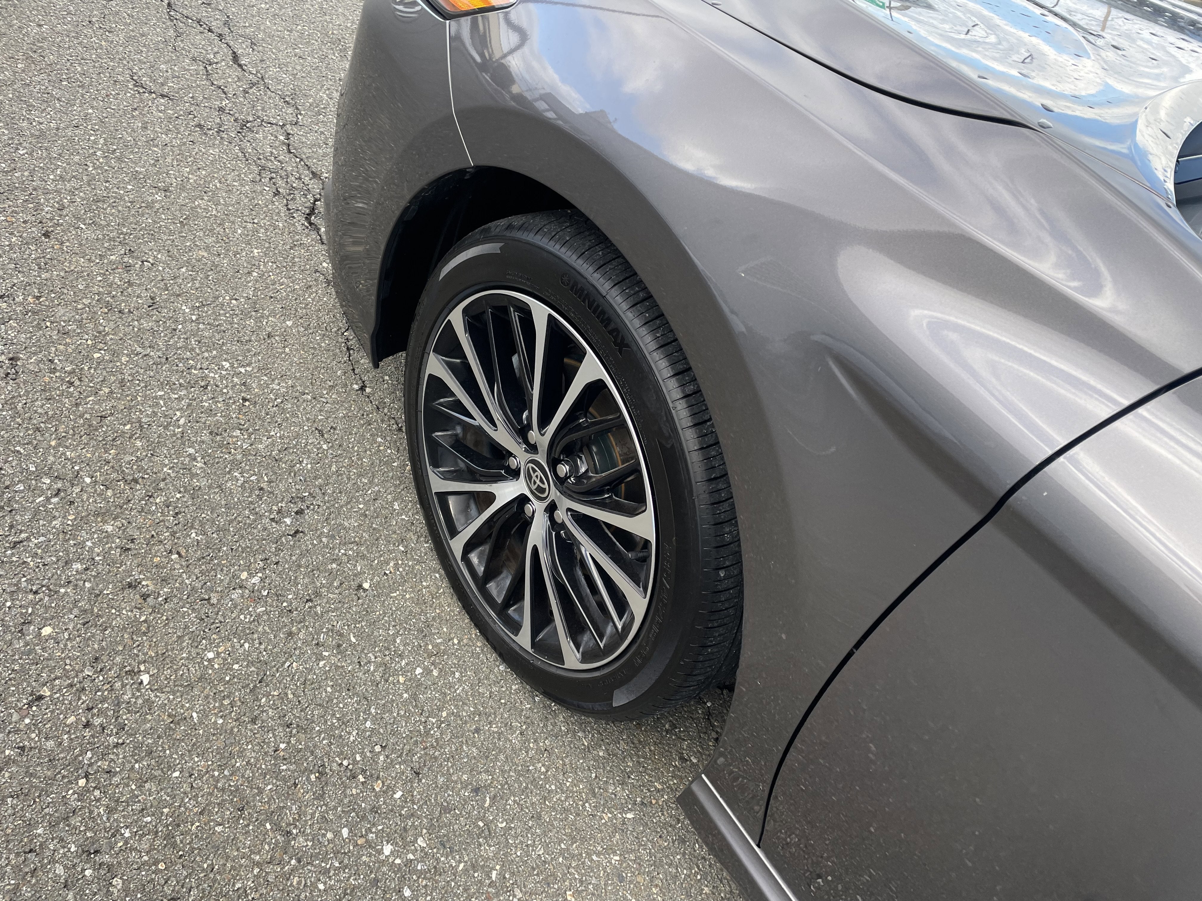 2020 Toyota Camry SE AWD