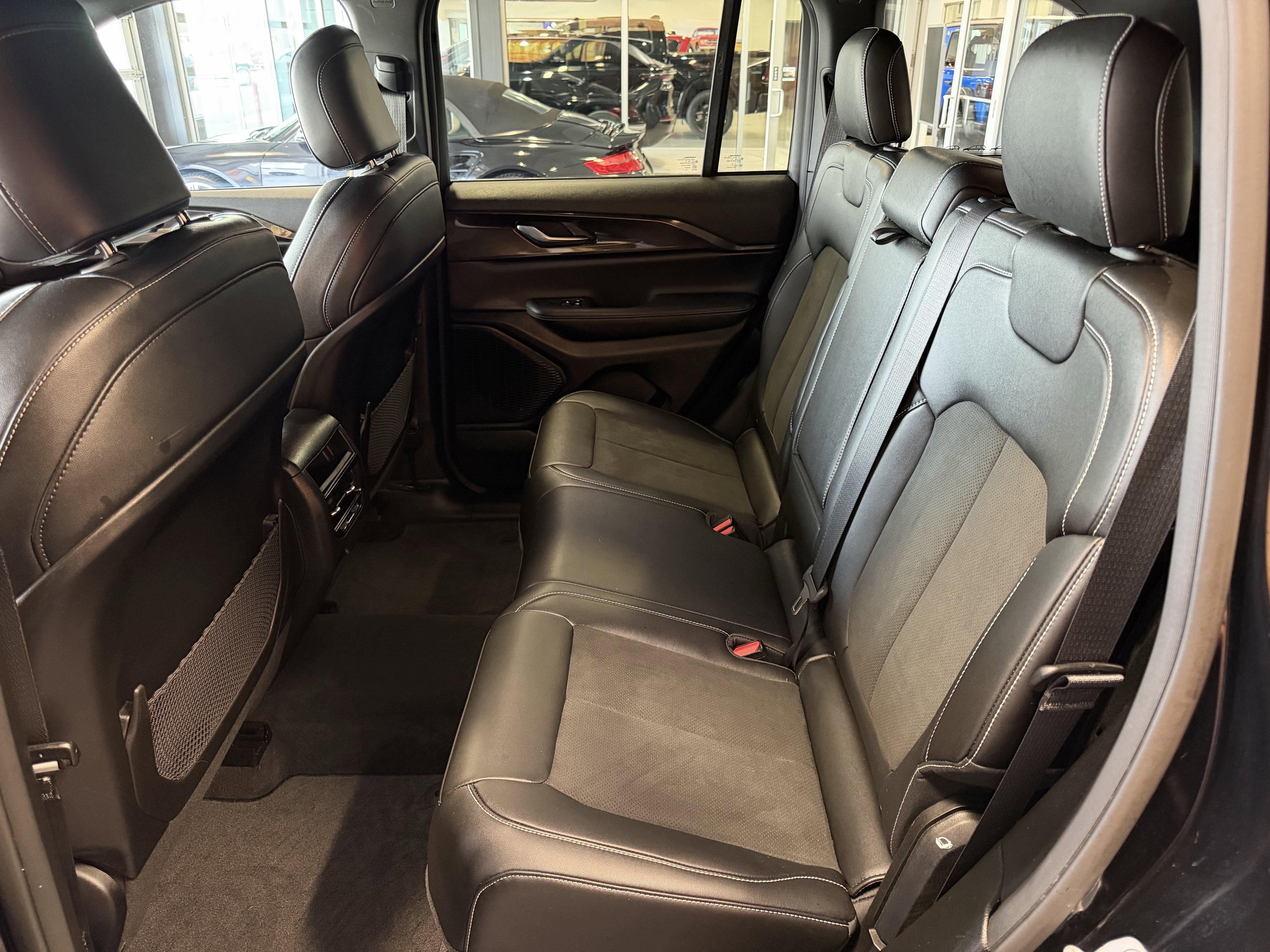 2023 Jeep Grand Cherokee Altitude 4x4