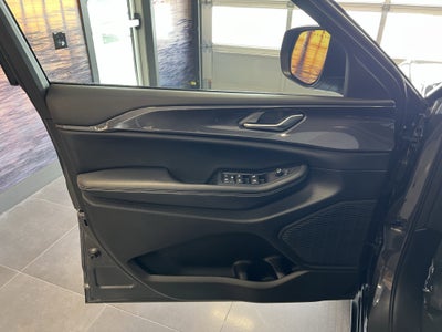 2023 Jeep Grand Cherokee Laredo 4x4