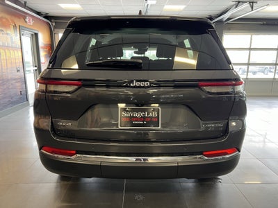 2023 Jeep Grand Cherokee Laredo 4x4