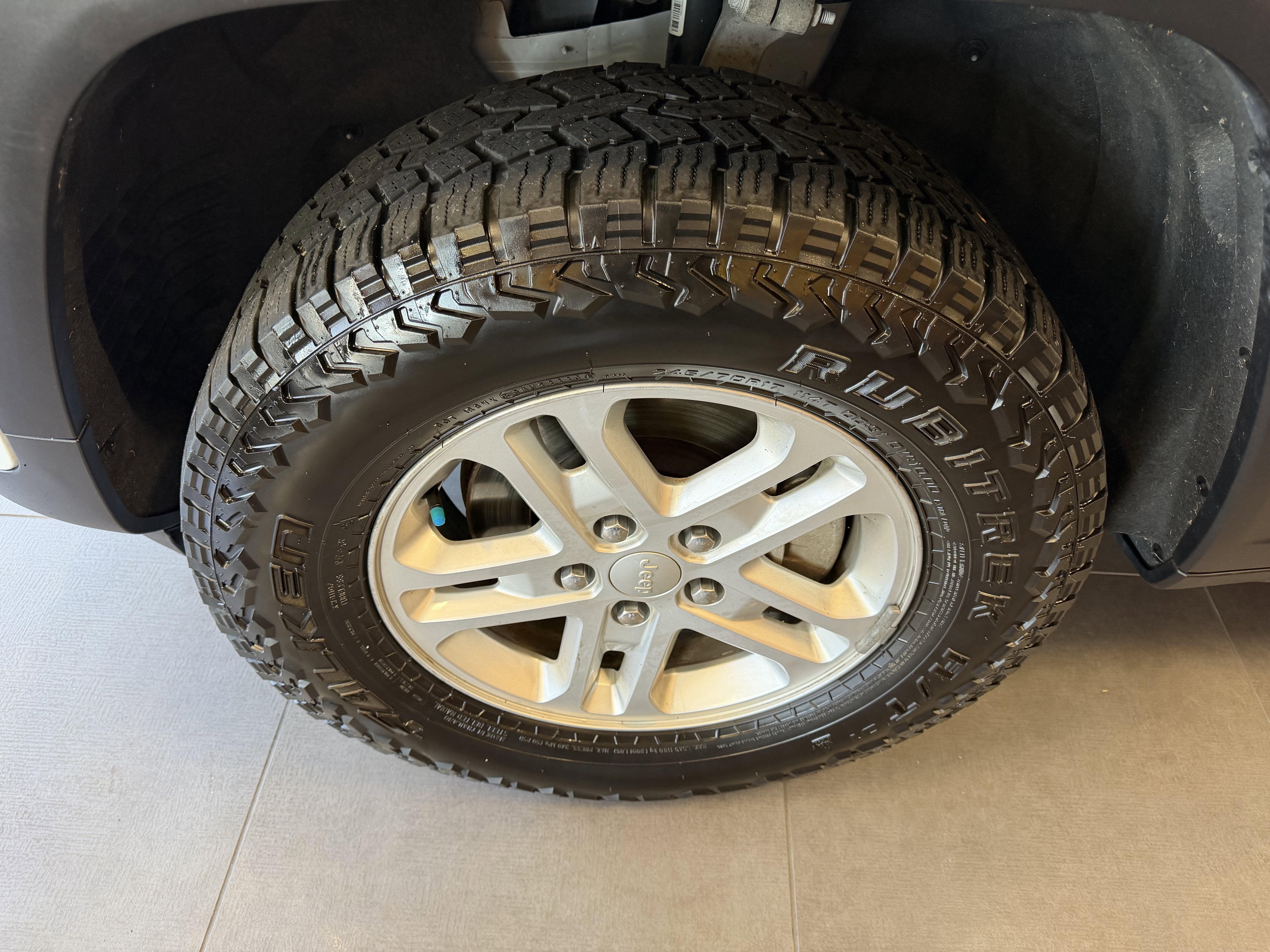 2022 Jeep Grand Cherokee Laredo 4x4