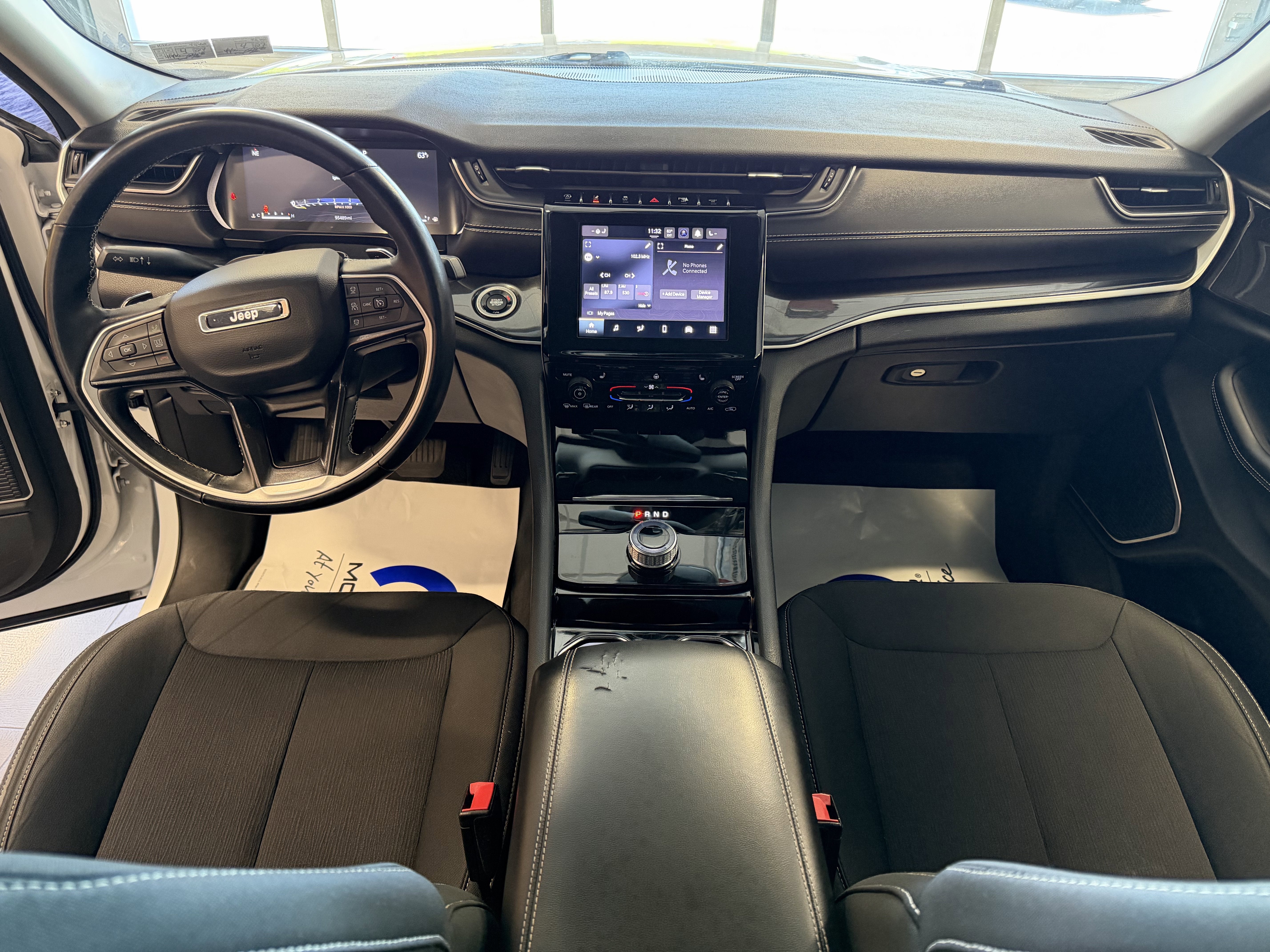 2022 Jeep Grand Cherokee Laredo 4x4