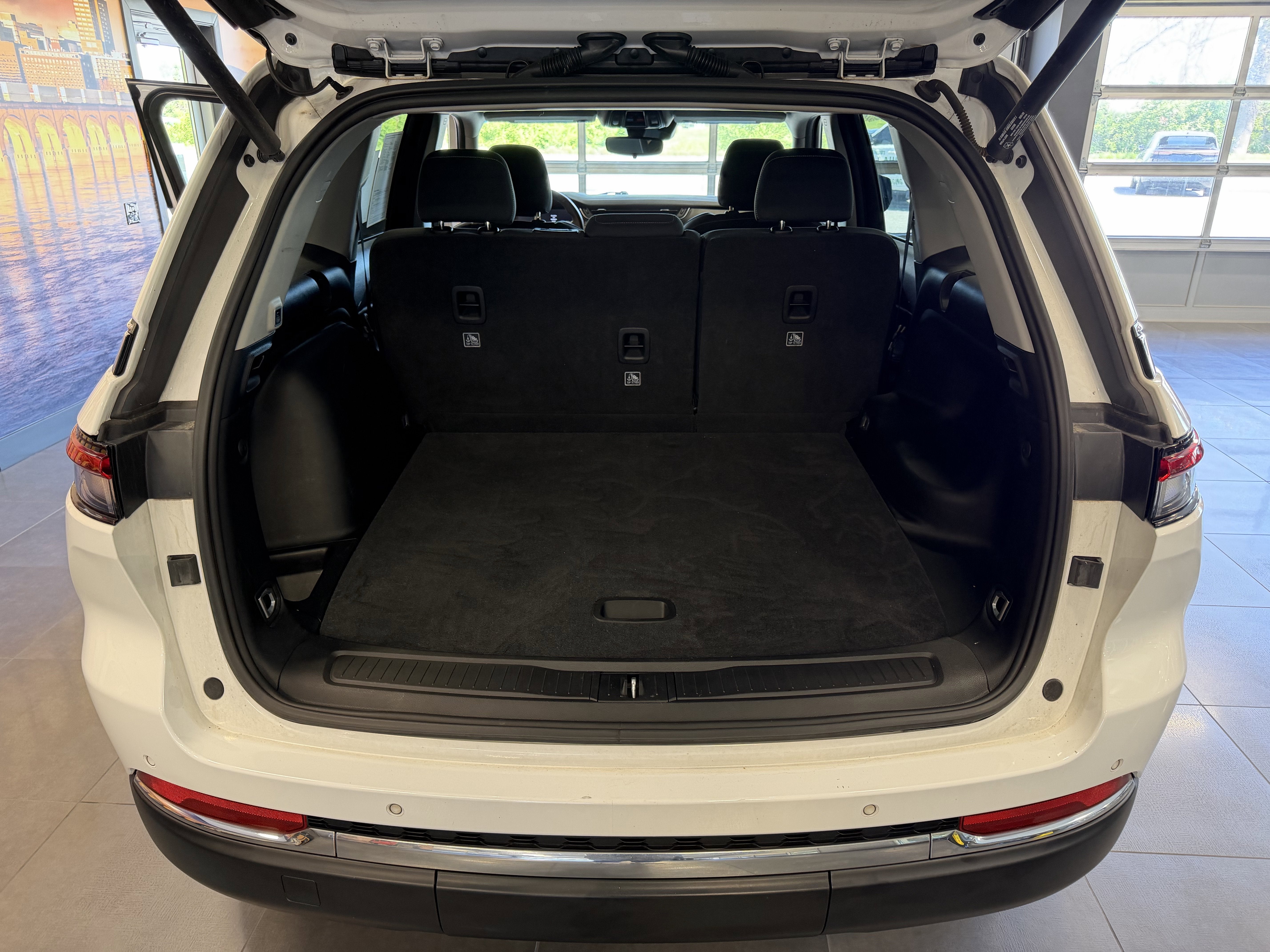 2022 Jeep Grand Cherokee Laredo 4x4