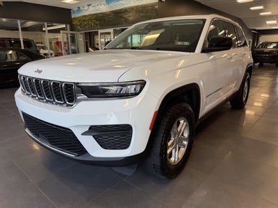 2022 Jeep Grand Cherokee Laredo 4x4