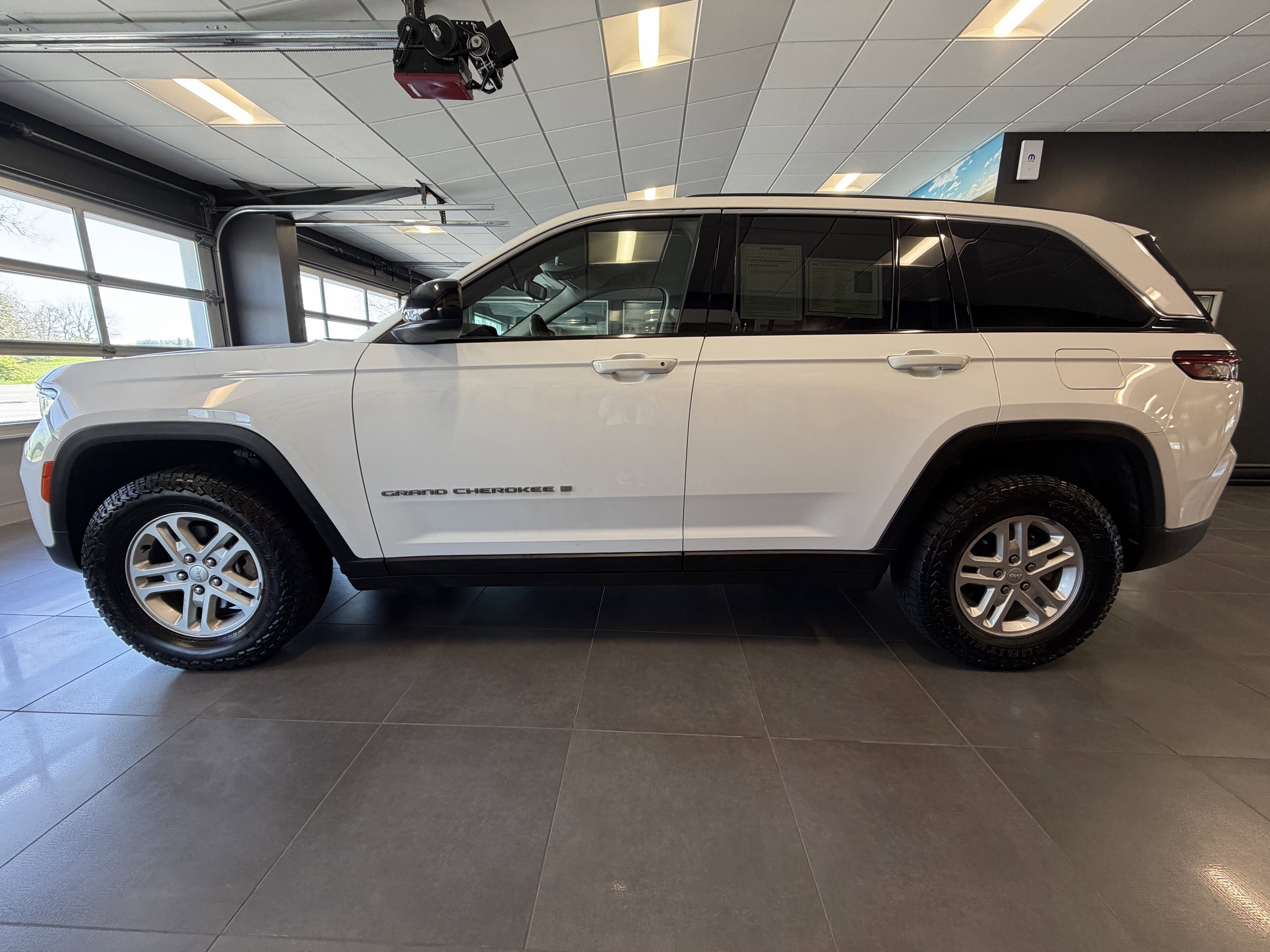 2022 Jeep Grand Cherokee Laredo 4x4