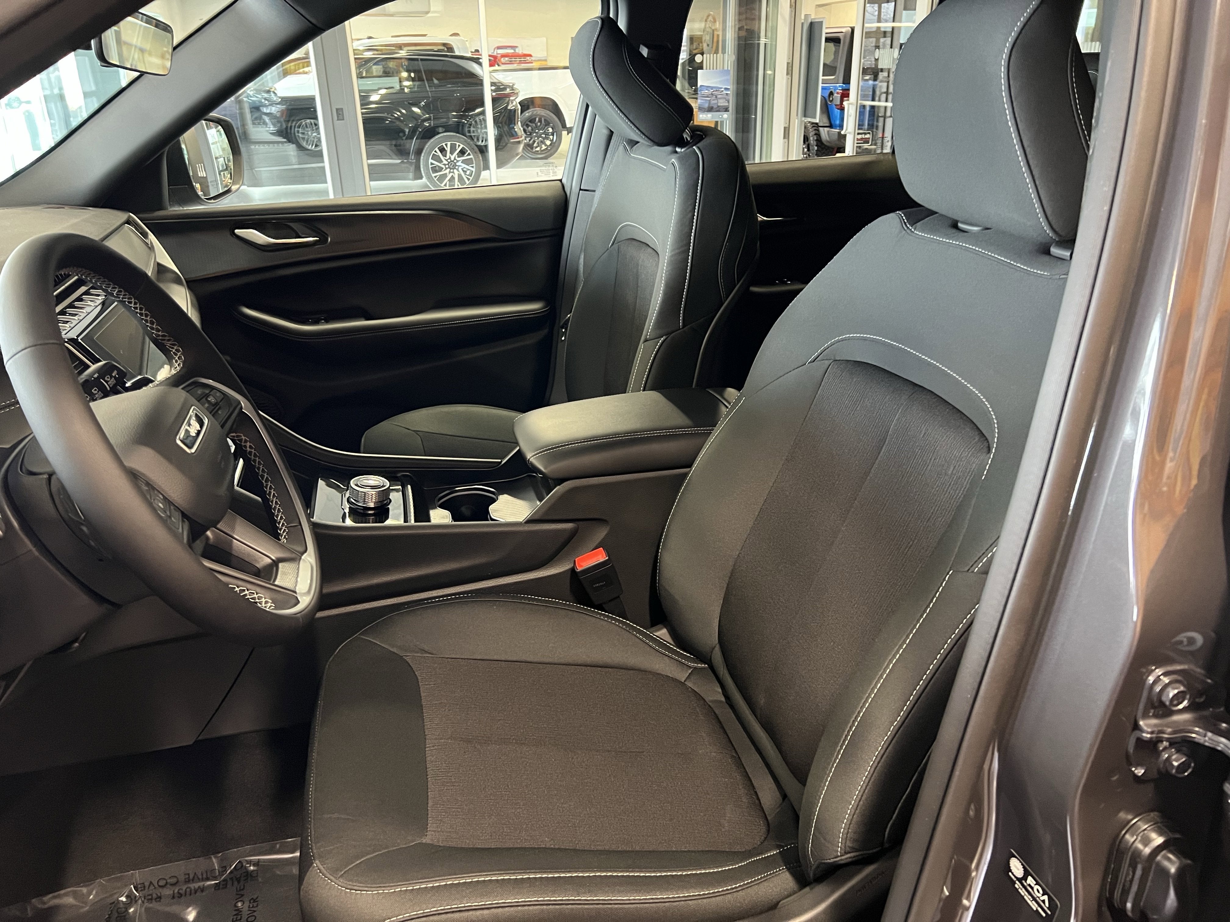 2026 Jeep Grand Cherokee GRAND CHEROKEE LAREDO 4X4