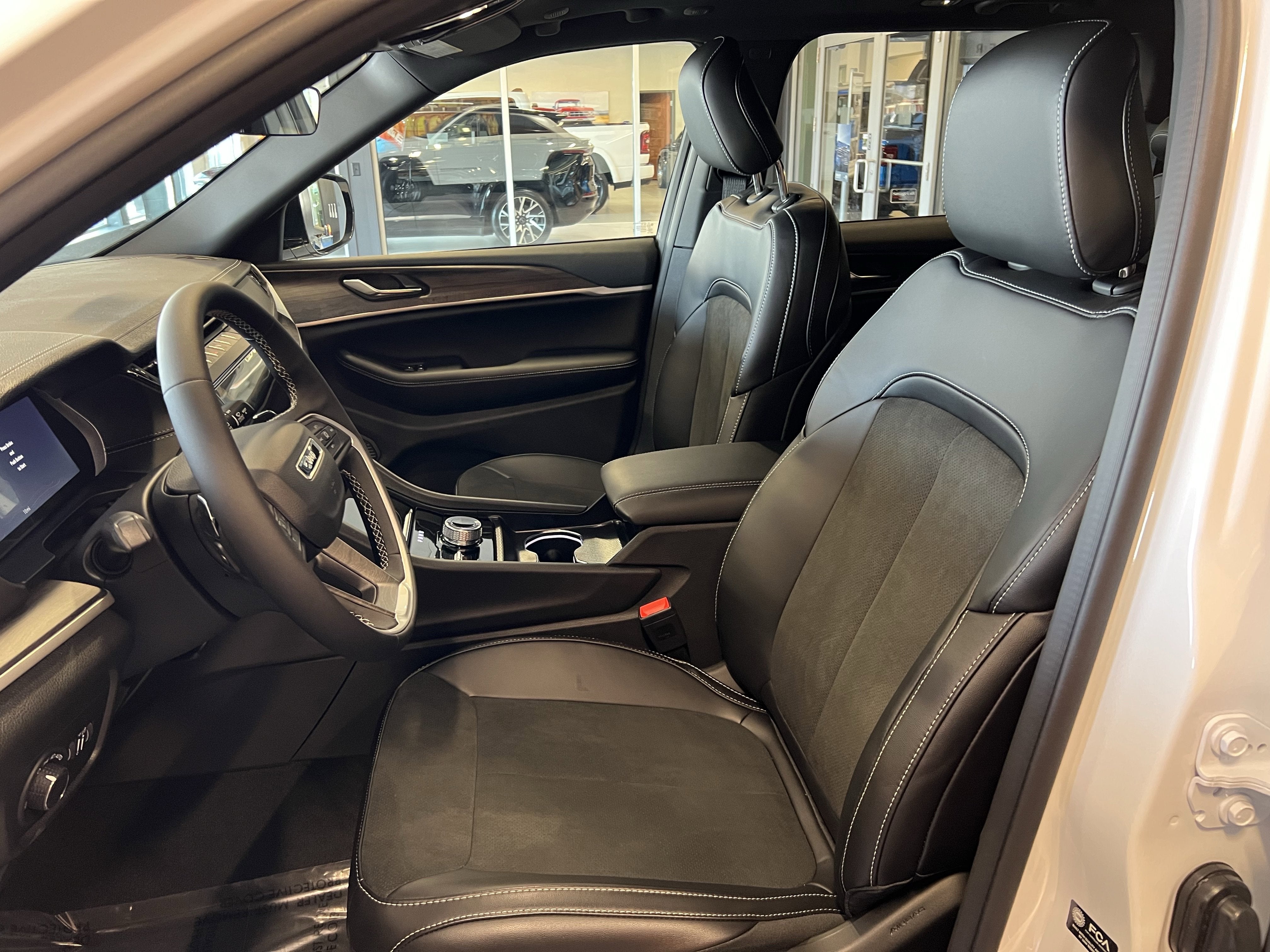 2026 Jeep Grand Cherokee GRAND CHEROKEE ALTITUDE 4X4