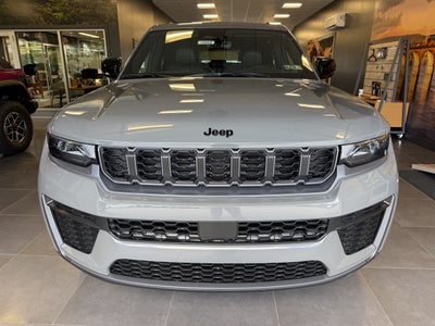 2027 Jeep Grand Cherokee GRAND CHEROKEE LAREDO ALTITUDE 4X4