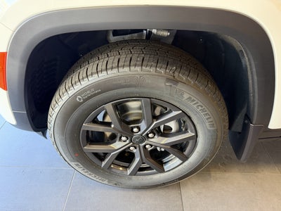 2027 Jeep Grand Cherokee GRAND CHEROKEE LAREDO ALTITUDE 4X4