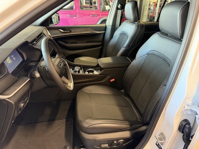 2027 Jeep Grand Cherokee GRAND CHEROKEE LAREDO ALTITUDE 4X4