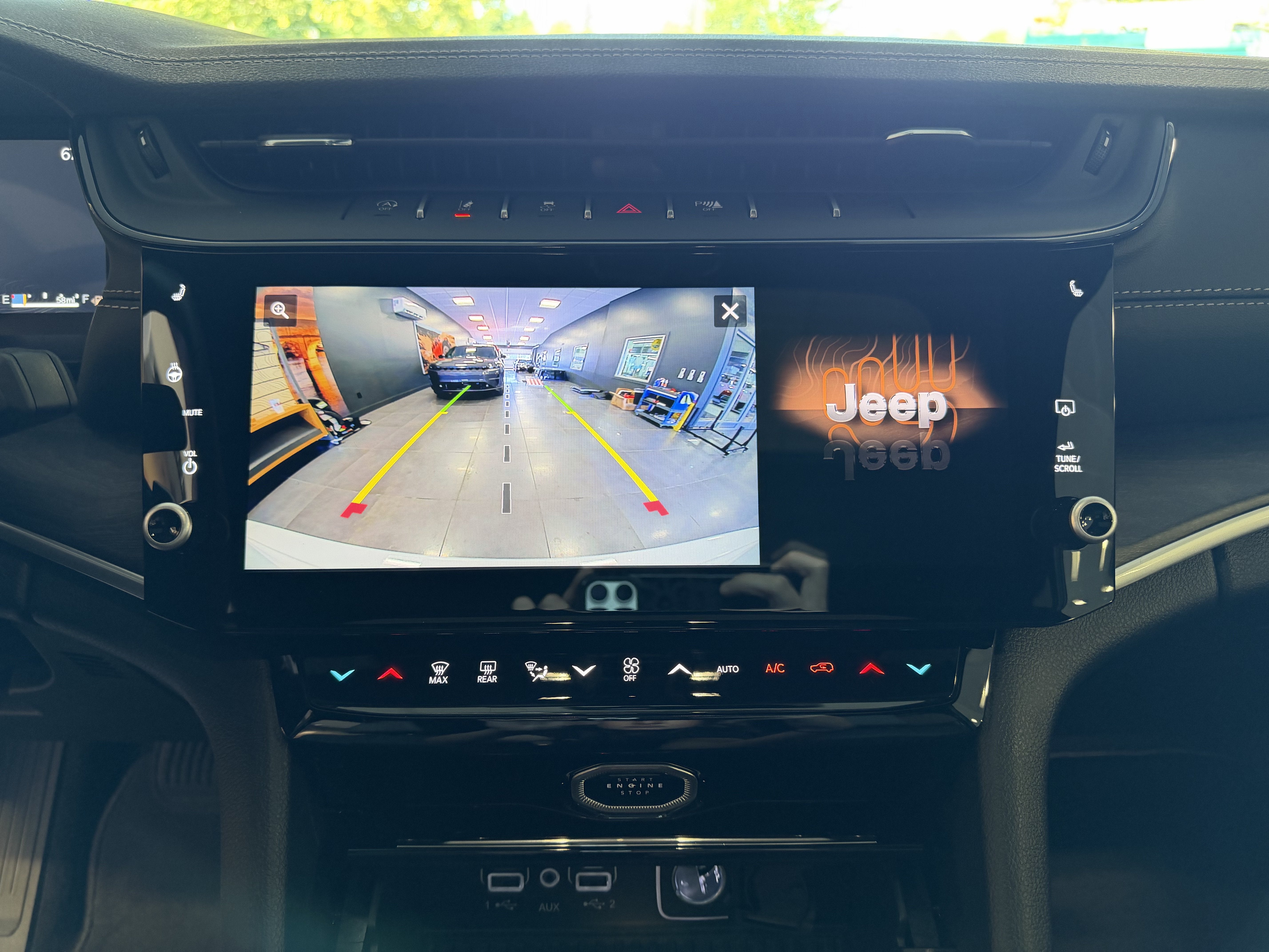 2027 Jeep Grand Cherokee GRAND CHEROKEE LAREDO ALTITUDE 4X4