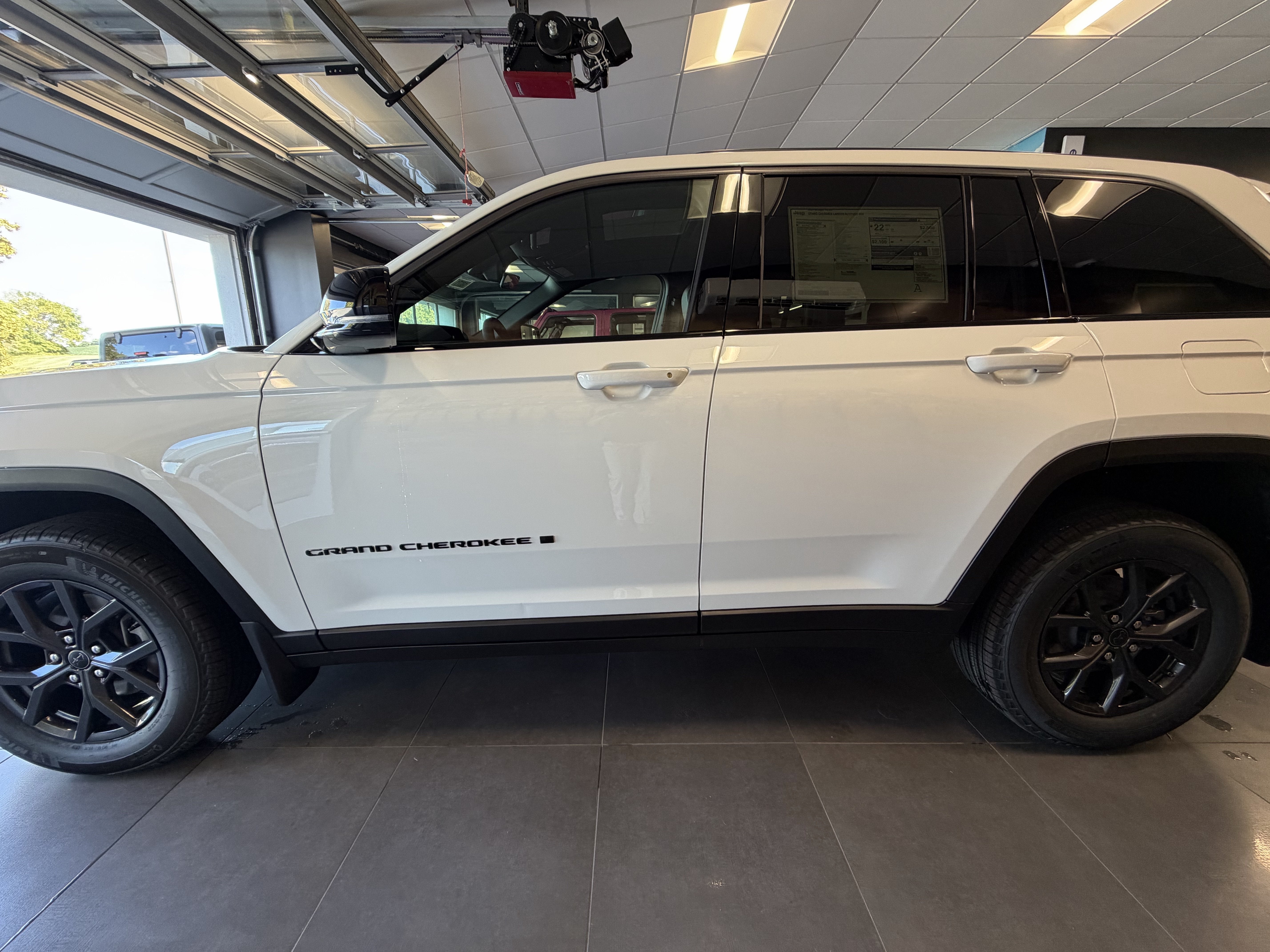 2027 Jeep Grand Cherokee GRAND CHEROKEE LAREDO ALTITUDE 4X4