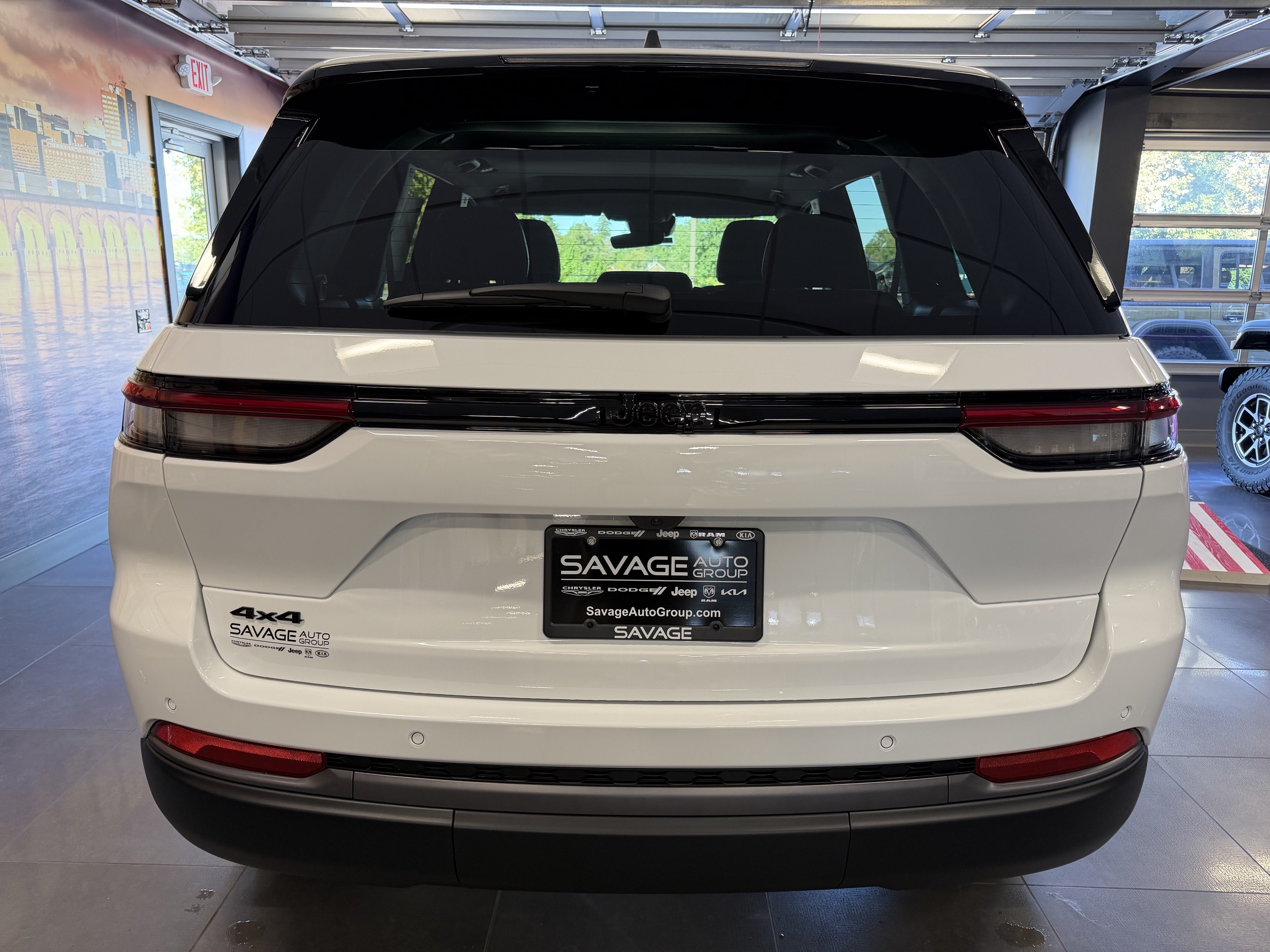 2027 Jeep Grand Cherokee GRAND CHEROKEE LAREDO ALTITUDE 4X4