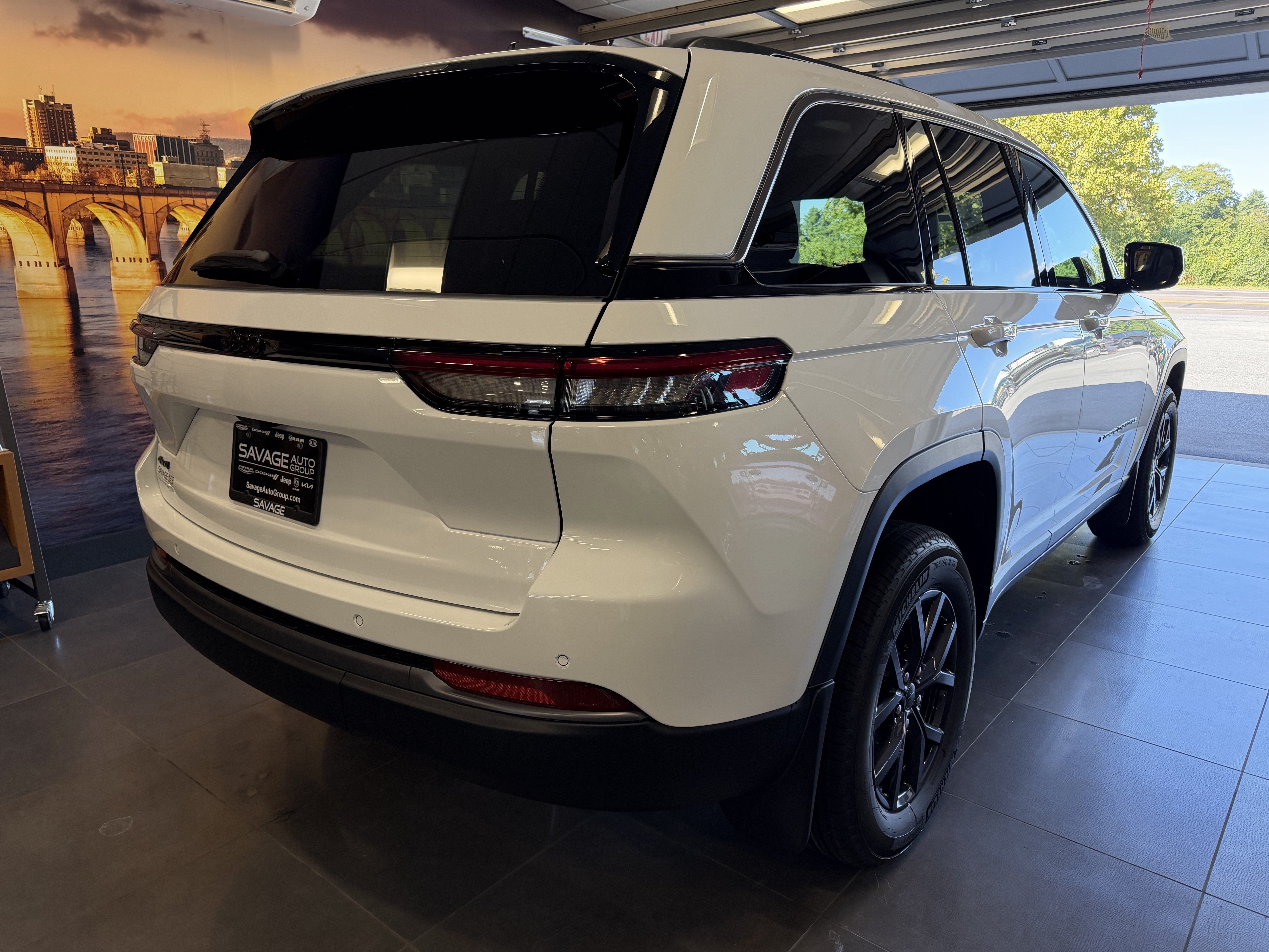 2027 Jeep Grand Cherokee GRAND CHEROKEE LAREDO ALTITUDE 4X4