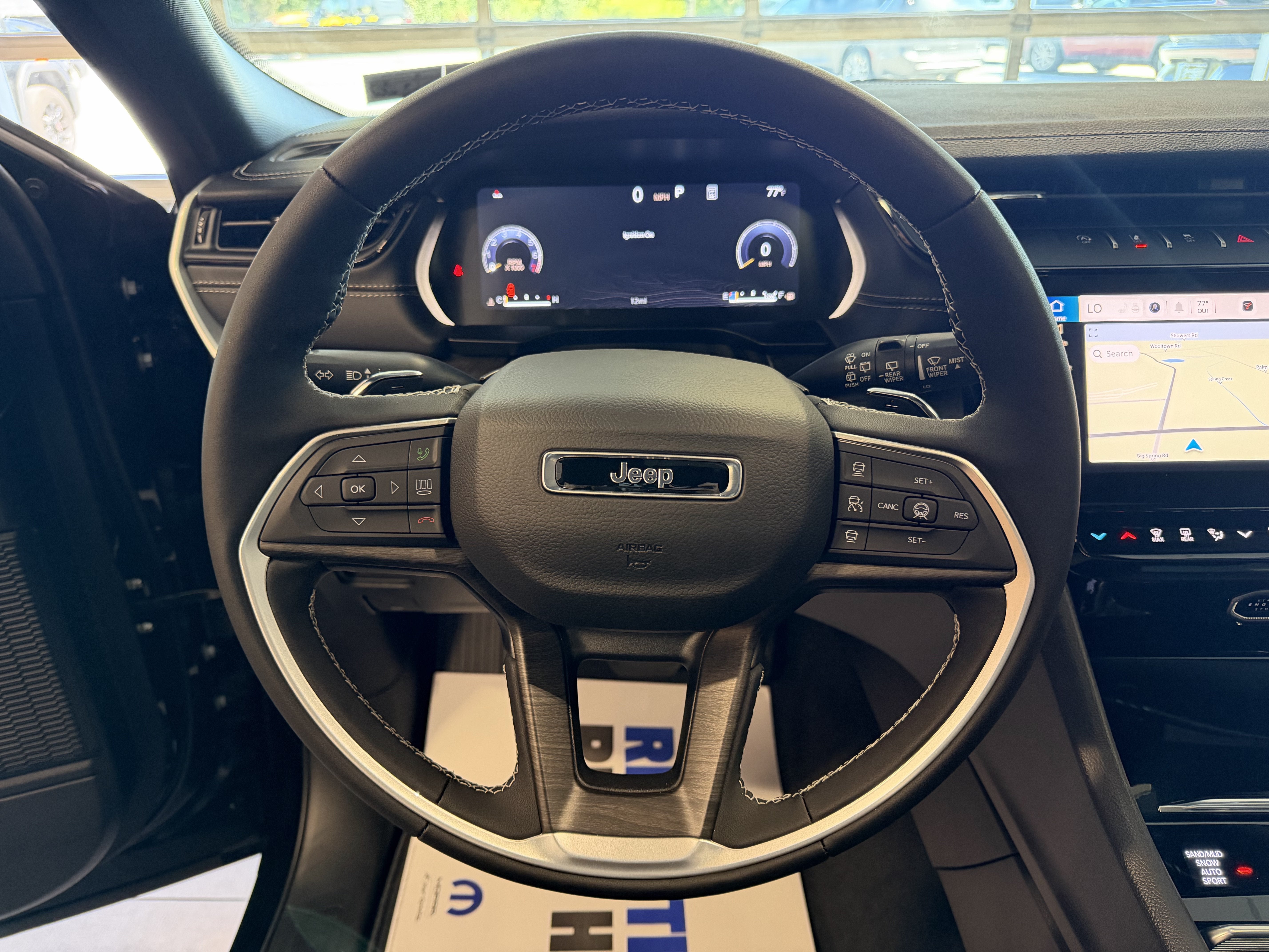 2027 Jeep Grand Cherokee GRAND CHEROKEE LAREDO ALTITUDE 4X4