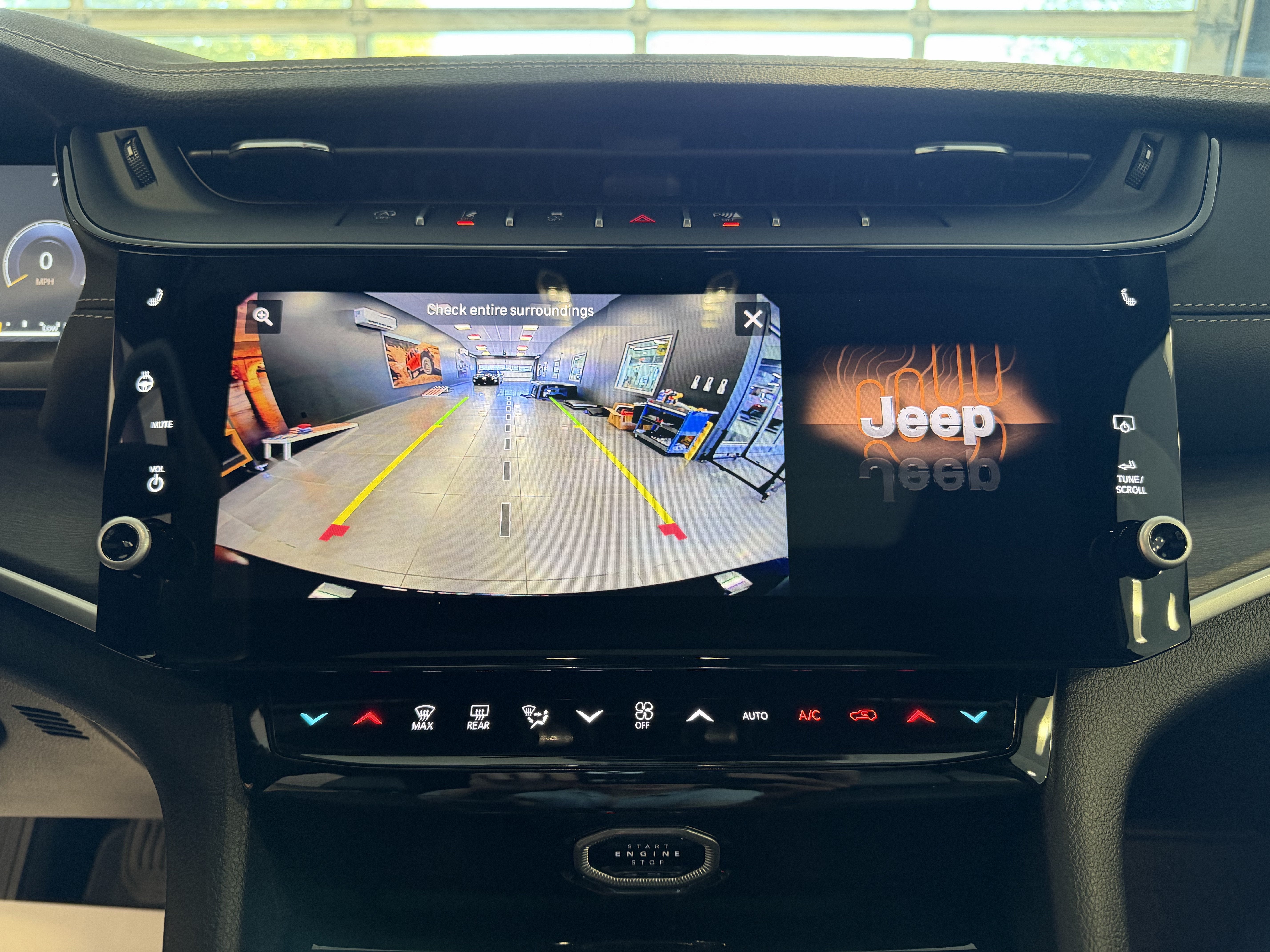 2027 Jeep Grand Cherokee GRAND CHEROKEE LAREDO ALTITUDE 4X4