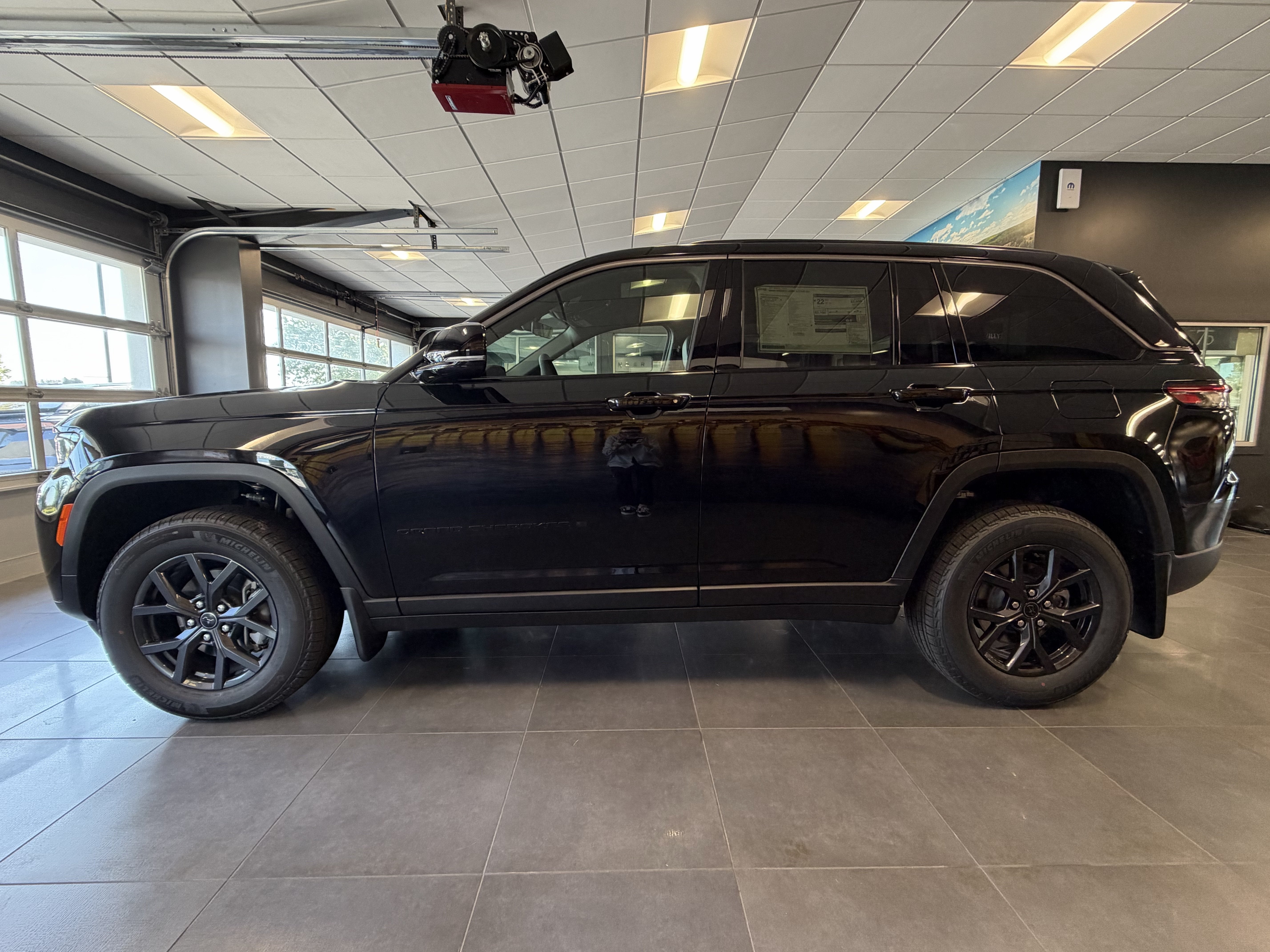 2027 Jeep Grand Cherokee GRAND CHEROKEE LAREDO ALTITUDE 4X4