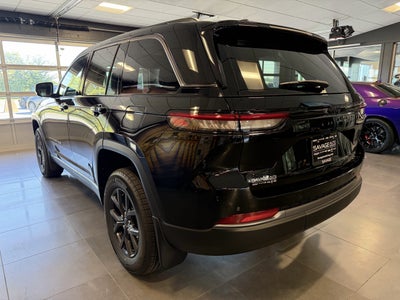 2027 Jeep Grand Cherokee GRAND CHEROKEE LAREDO ALTITUDE 4X4