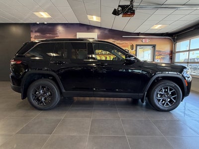 2027 Jeep Grand Cherokee GRAND CHEROKEE LAREDO ALTITUDE 4X4