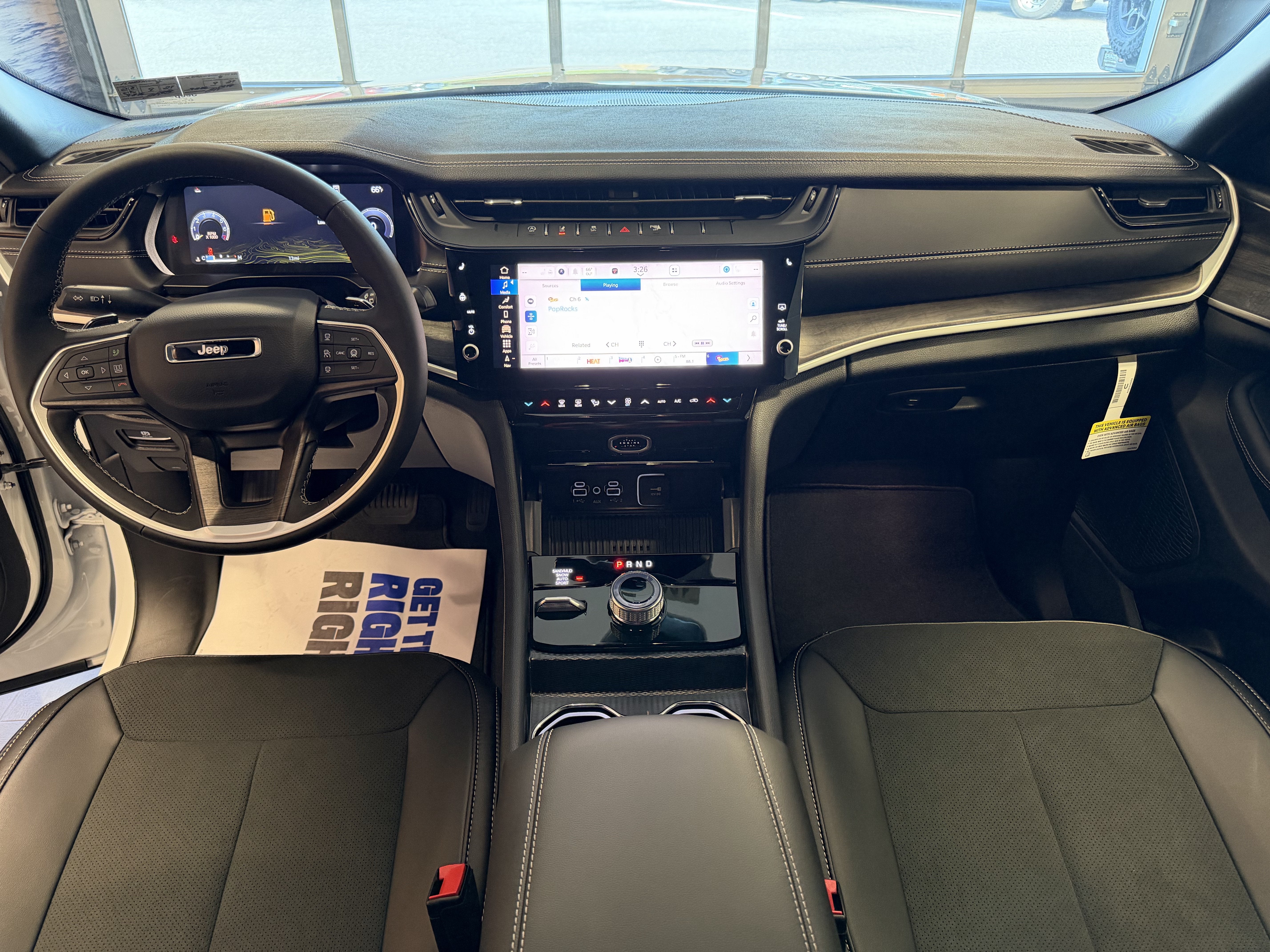 2027 Jeep Grand Cherokee GRAND CHEROKEE LAREDO ALTITUDE 4X4