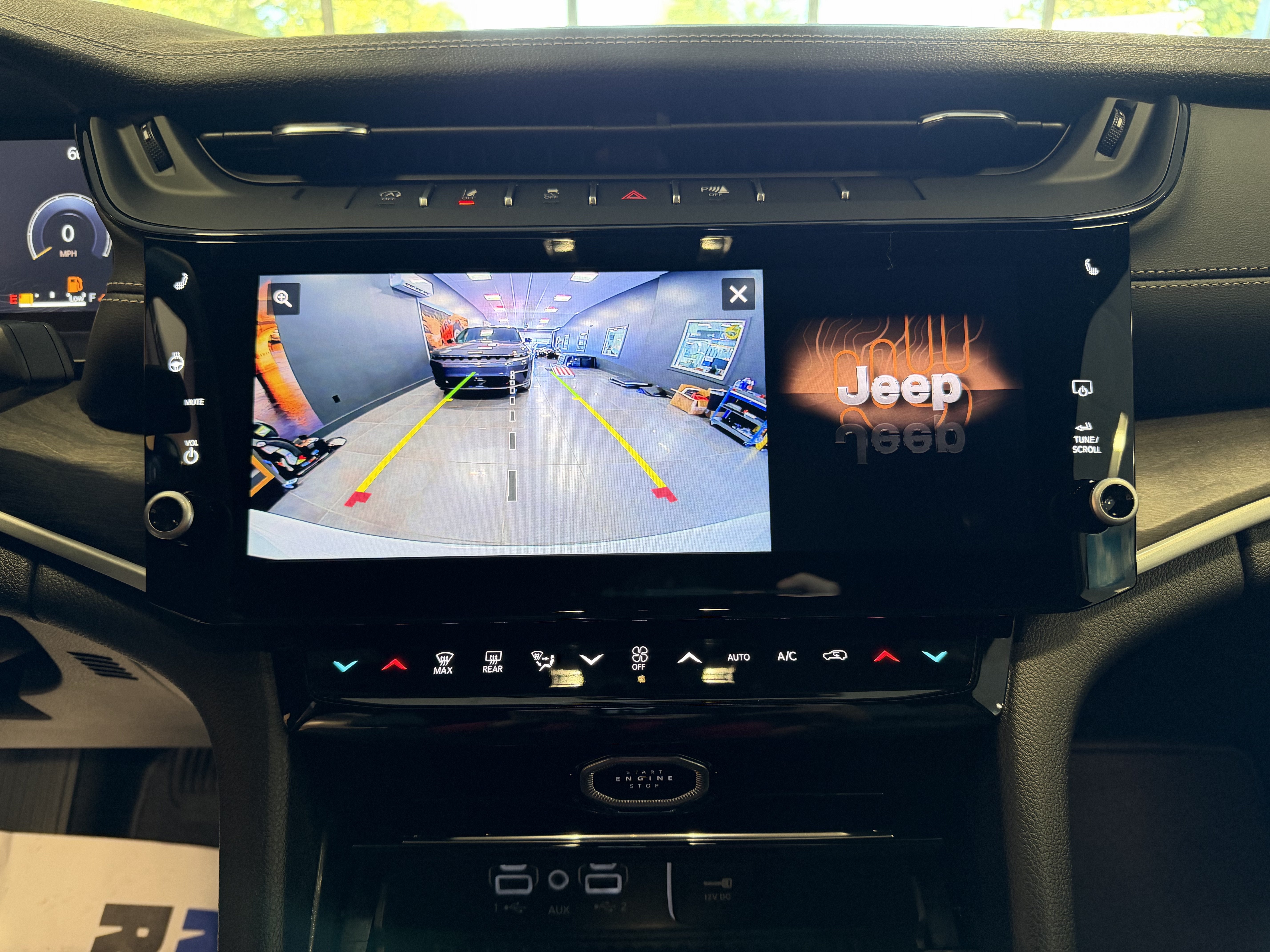 2027 Jeep Grand Cherokee GRAND CHEROKEE LAREDO ALTITUDE 4X4