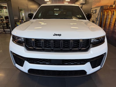2027 Jeep Grand Cherokee GRAND CHEROKEE LAREDO ALTITUDE 4X4