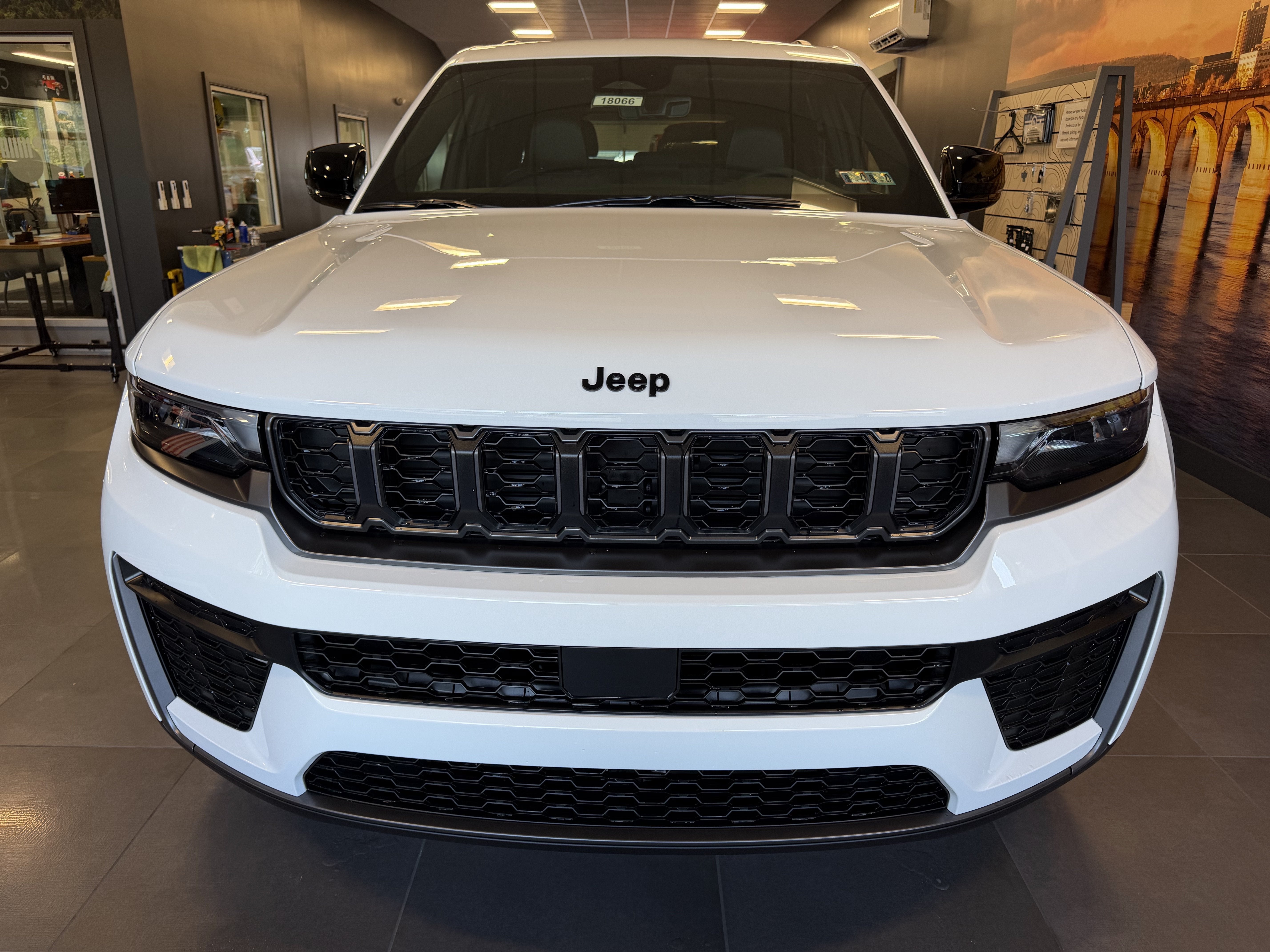 2027 Jeep Grand Cherokee GRAND CHEROKEE LAREDO ALTITUDE 4X4