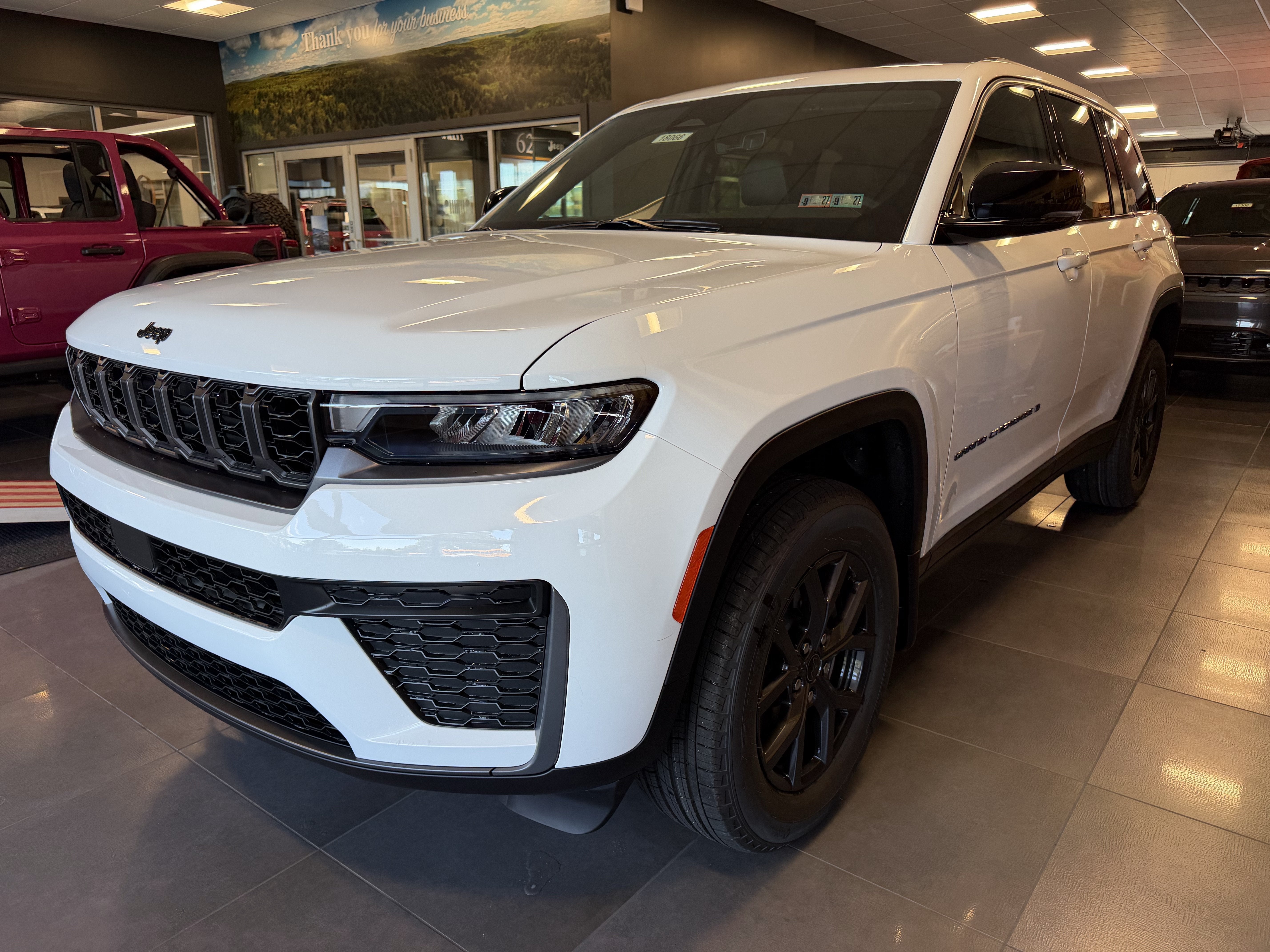 2027 Jeep Grand Cherokee GRAND CHEROKEE LAREDO ALTITUDE 4X4
