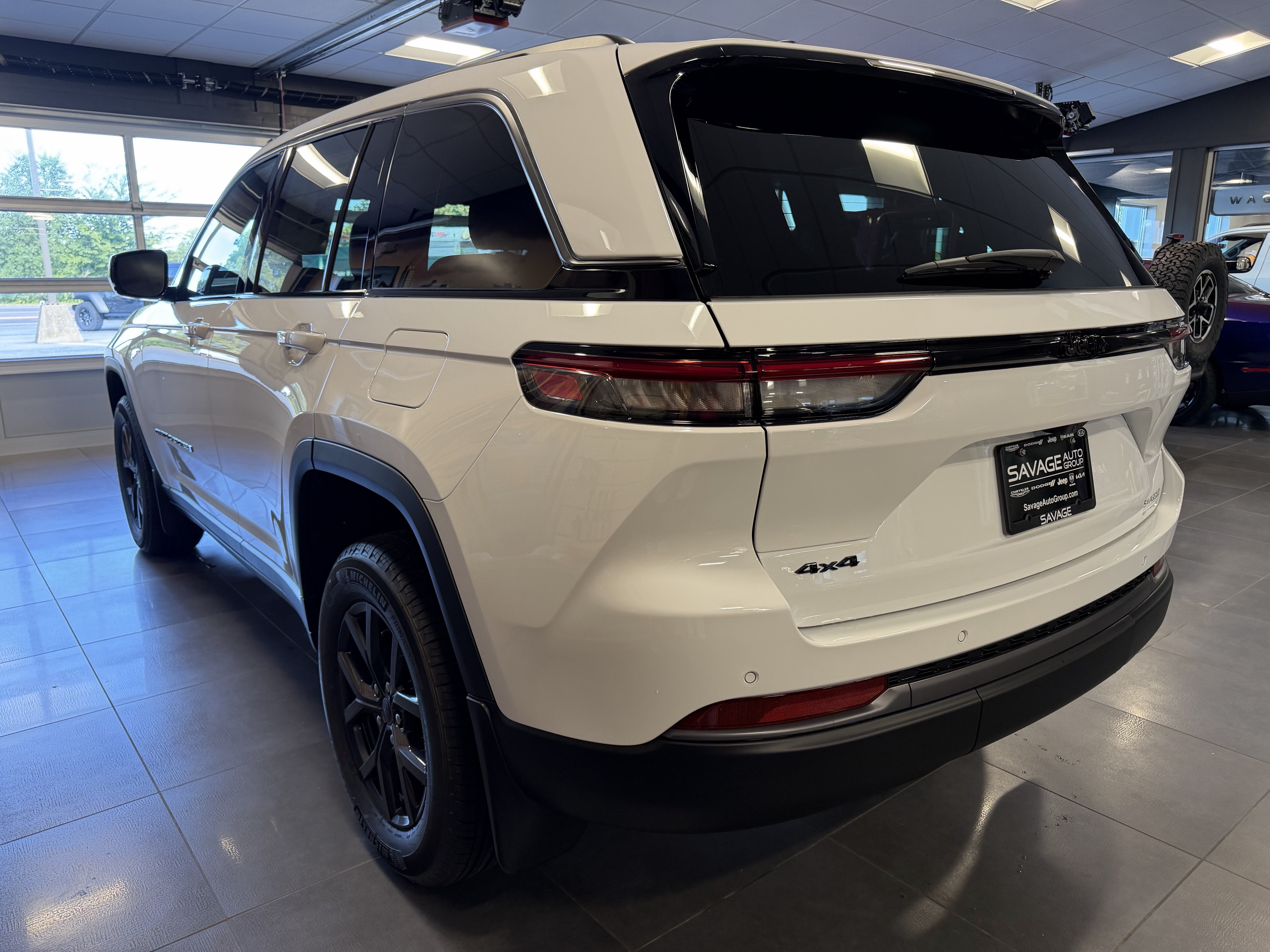 2027 Jeep Grand Cherokee GRAND CHEROKEE LAREDO ALTITUDE 4X4