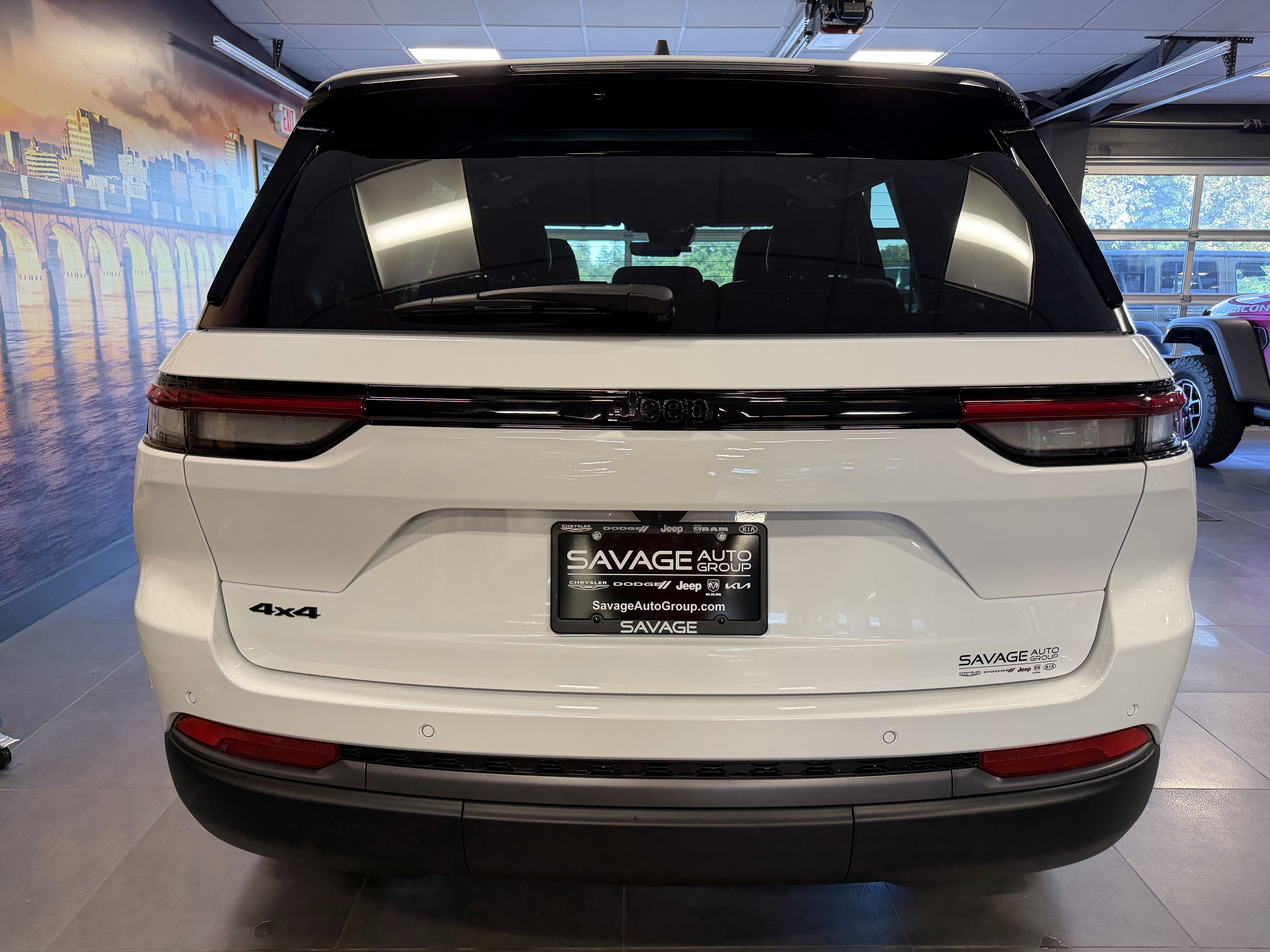 2027 Jeep Grand Cherokee GRAND CHEROKEE LAREDO ALTITUDE 4X4