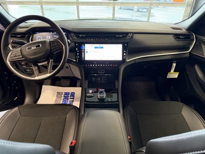 2027 Jeep Grand Cherokee GRAND CHEROKEE LAREDO ALTITUDE 4X4