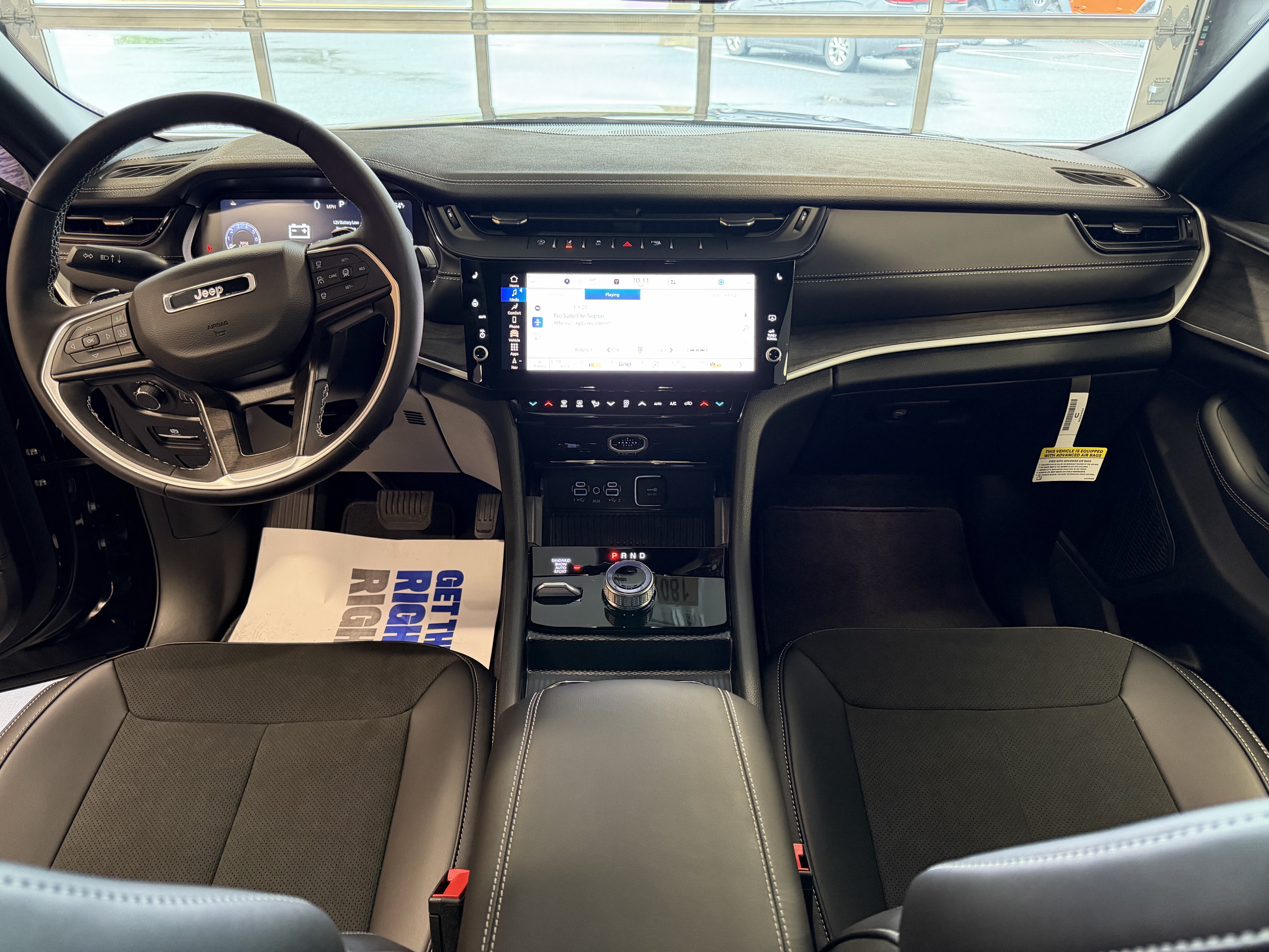 2027 Jeep Grand Cherokee GRAND CHEROKEE LAREDO ALTITUDE 4X4