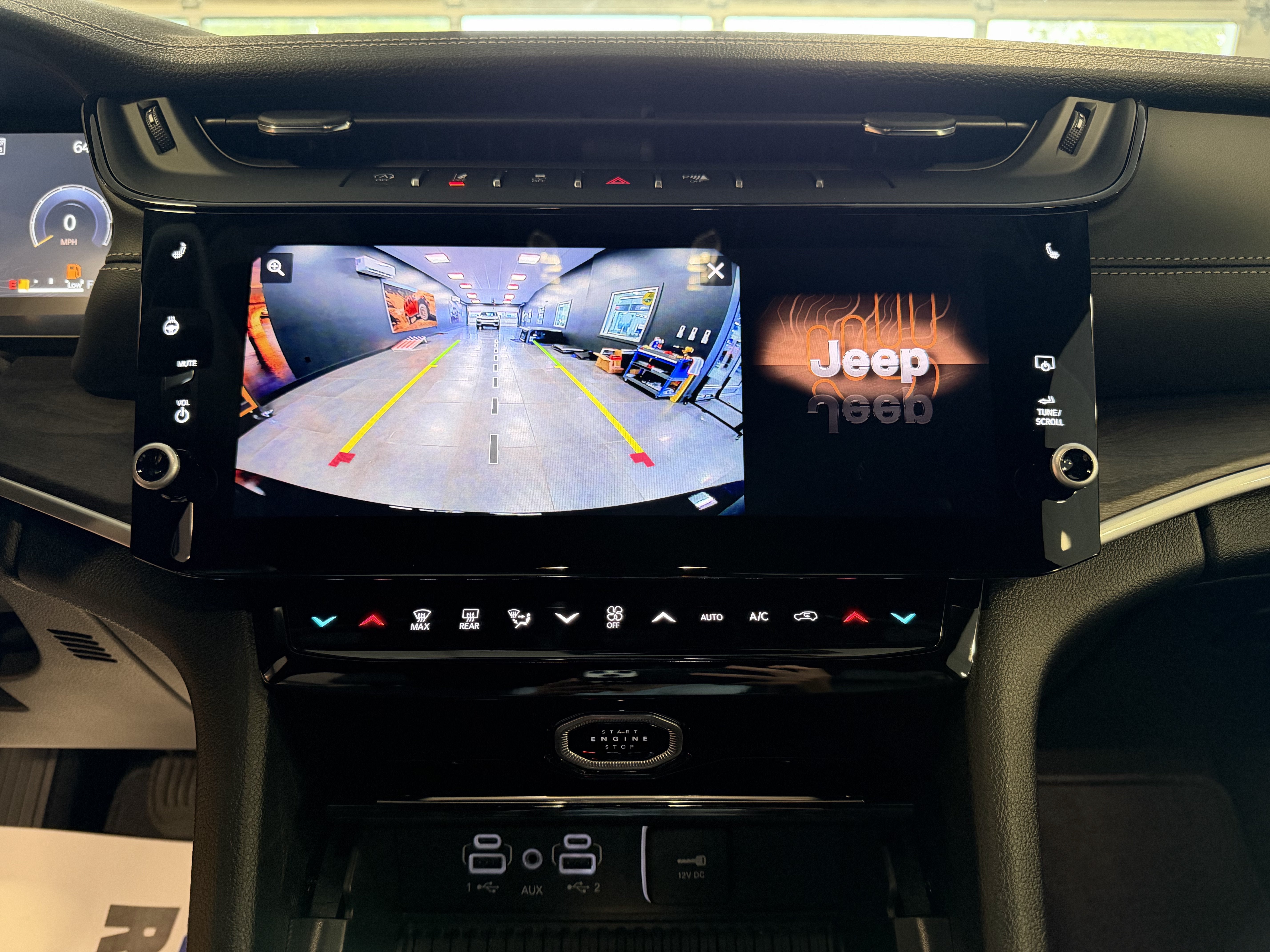 2027 Jeep Grand Cherokee GRAND CHEROKEE LAREDO ALTITUDE 4X4