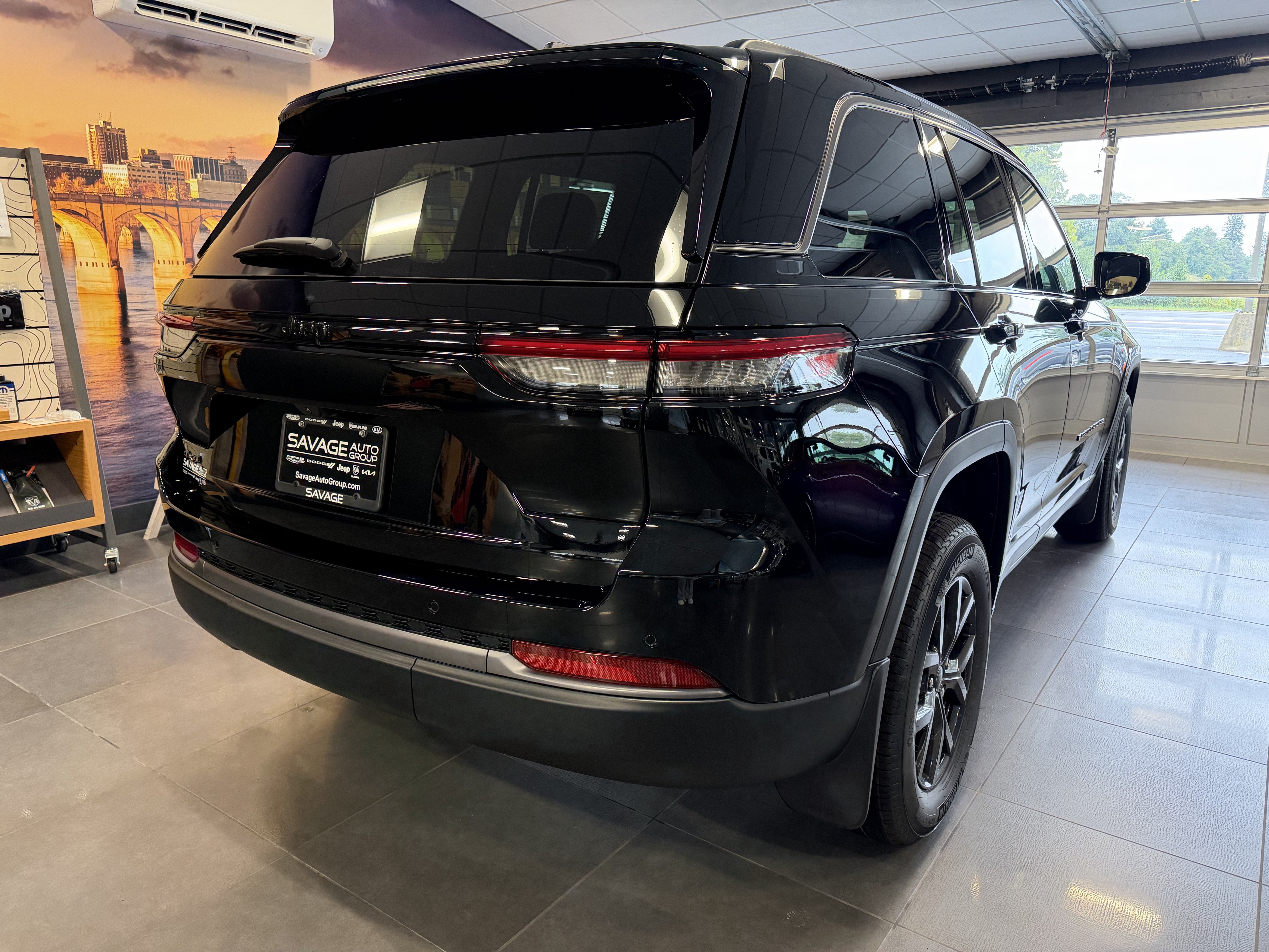 2027 Jeep Grand Cherokee GRAND CHEROKEE LAREDO ALTITUDE 4X4