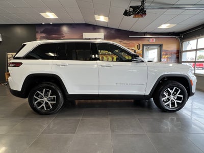 2025 Jeep Grand Cherokee GRAND CHEROKEE LIMITED 4X4