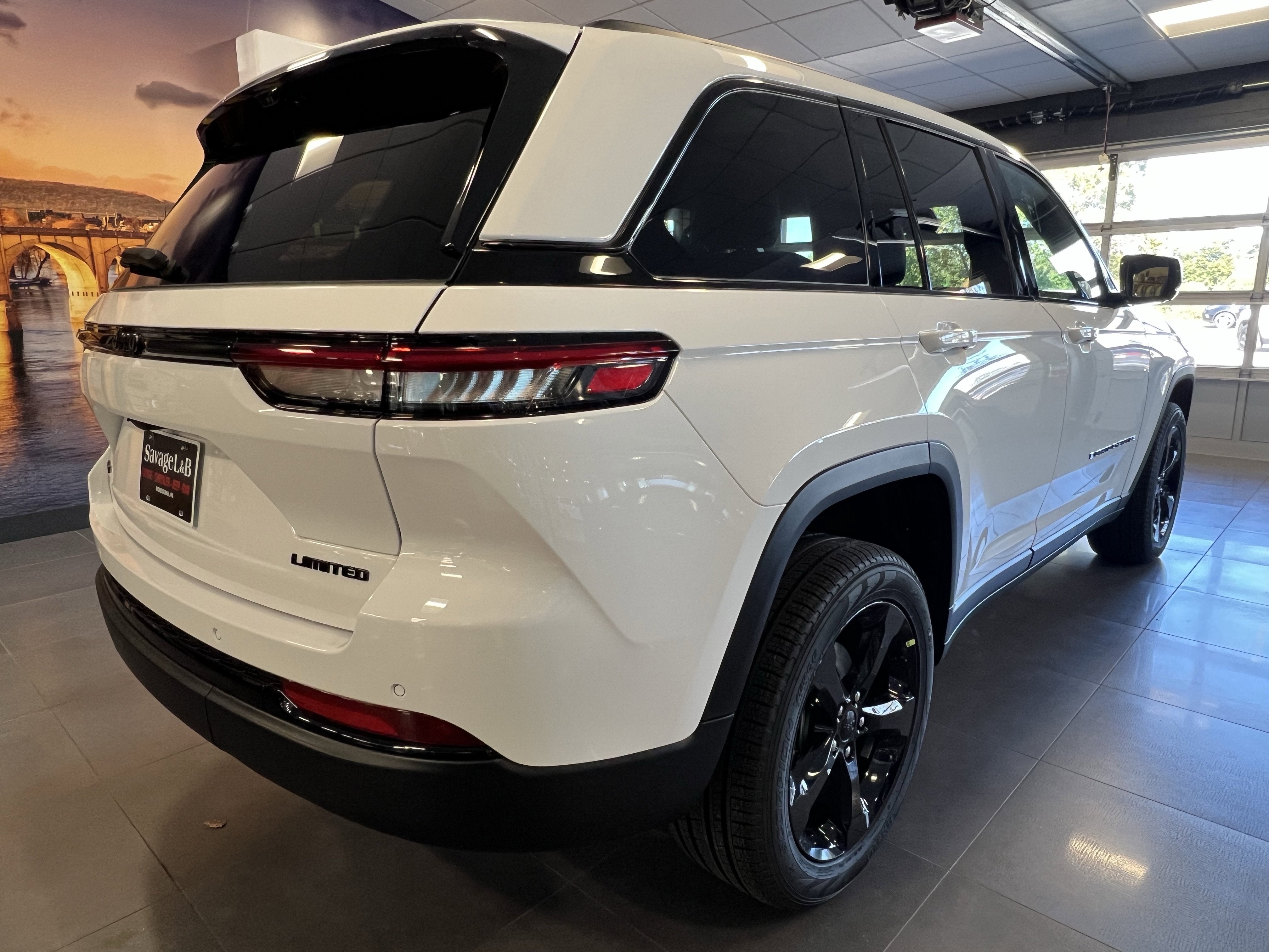 2025 Jeep Grand Cherokee GRAND CHEROKEE LIMITED 4X4