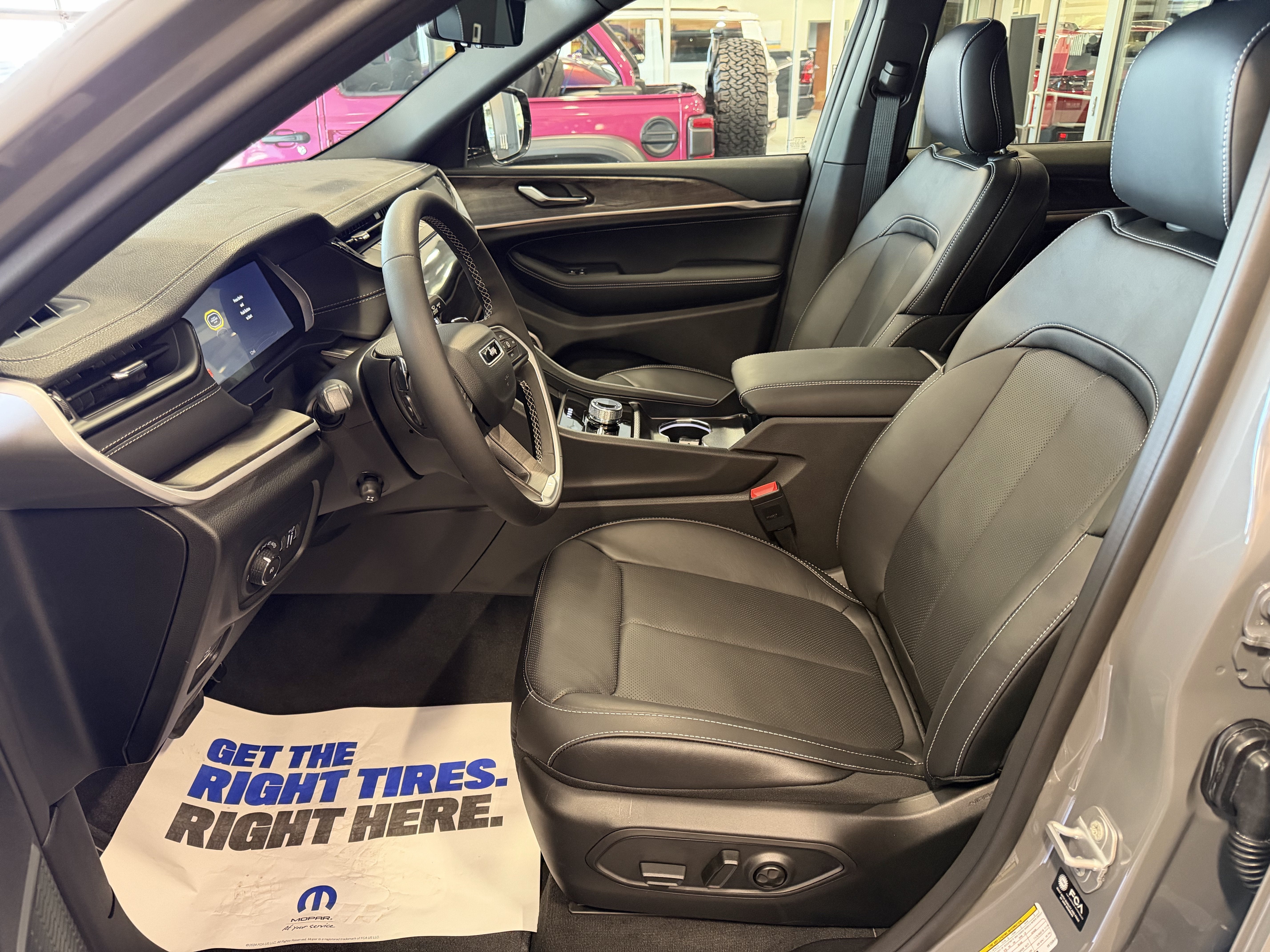 2027 Jeep Grand Cherokee GRAND CHEROKEE LIMITED RESERVE 4X4