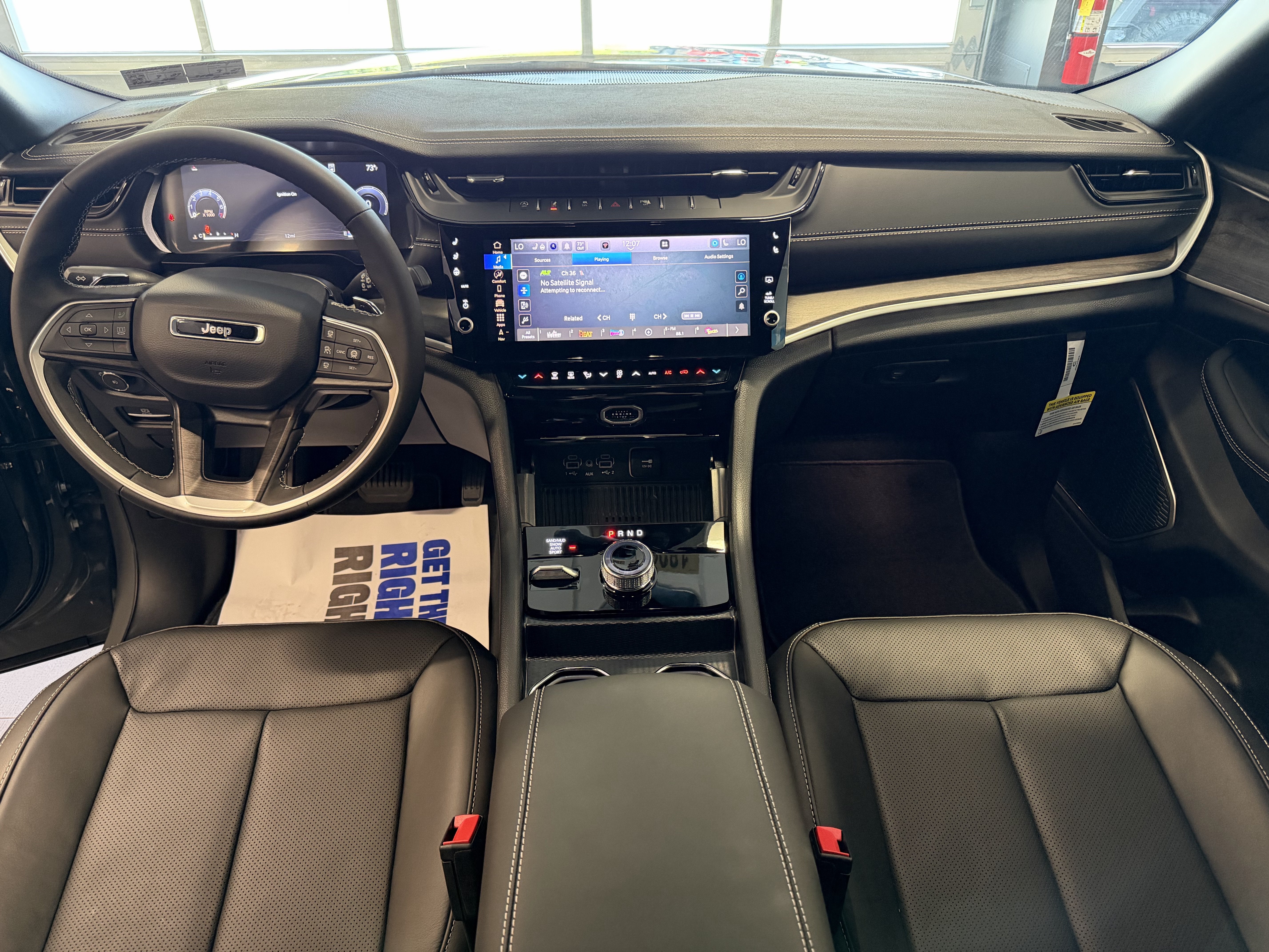 2027 Jeep Grand Cherokee GRAND CHEROKEE LIMITED RESERVE 4X4