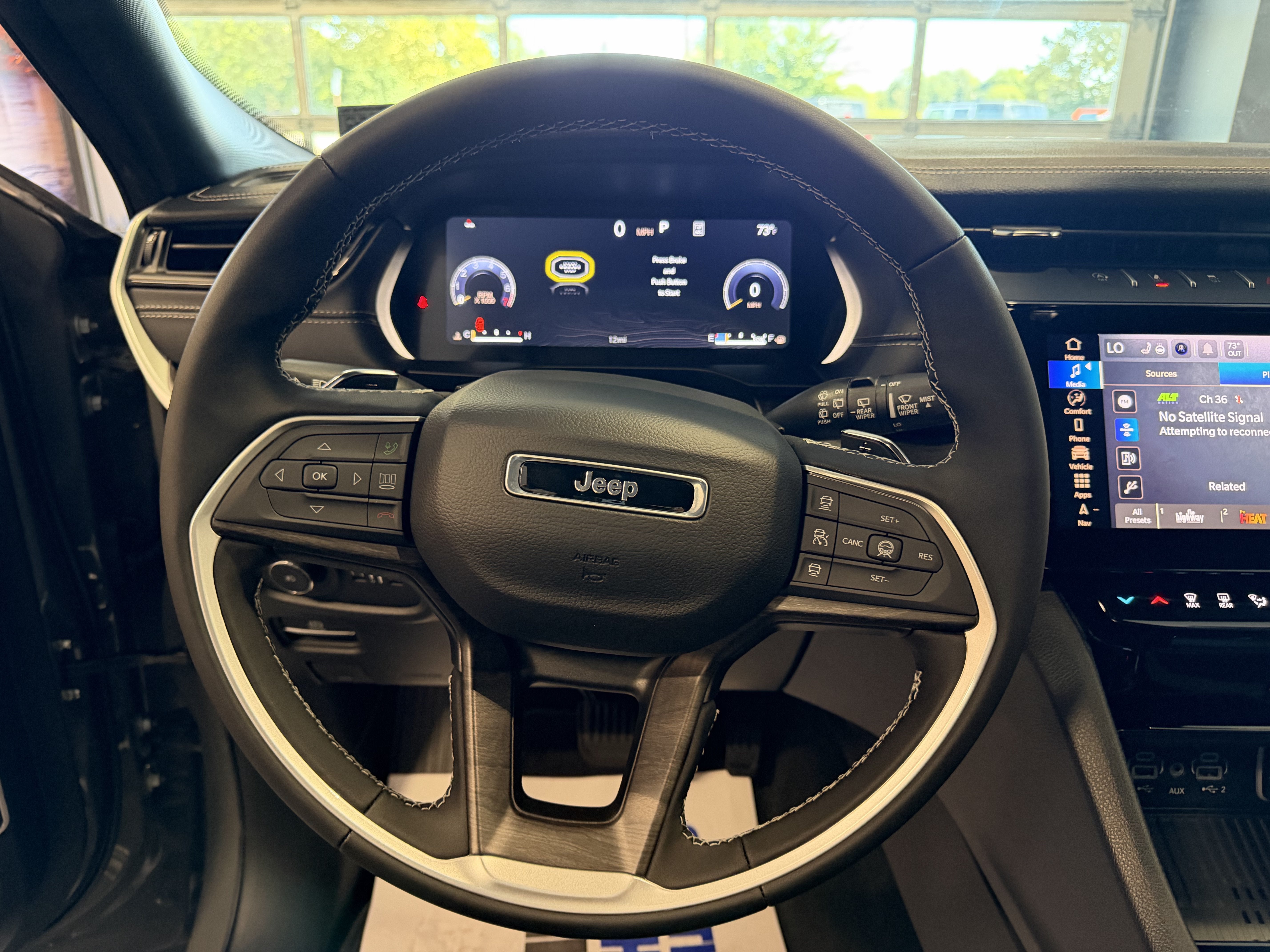 2027 Jeep Grand Cherokee GRAND CHEROKEE LIMITED RESERVE 4X4