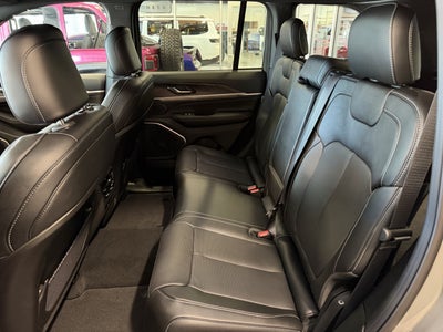 2027 Jeep Grand Cherokee GRAND CHEROKEE LIMITED RESERVE 4X4
