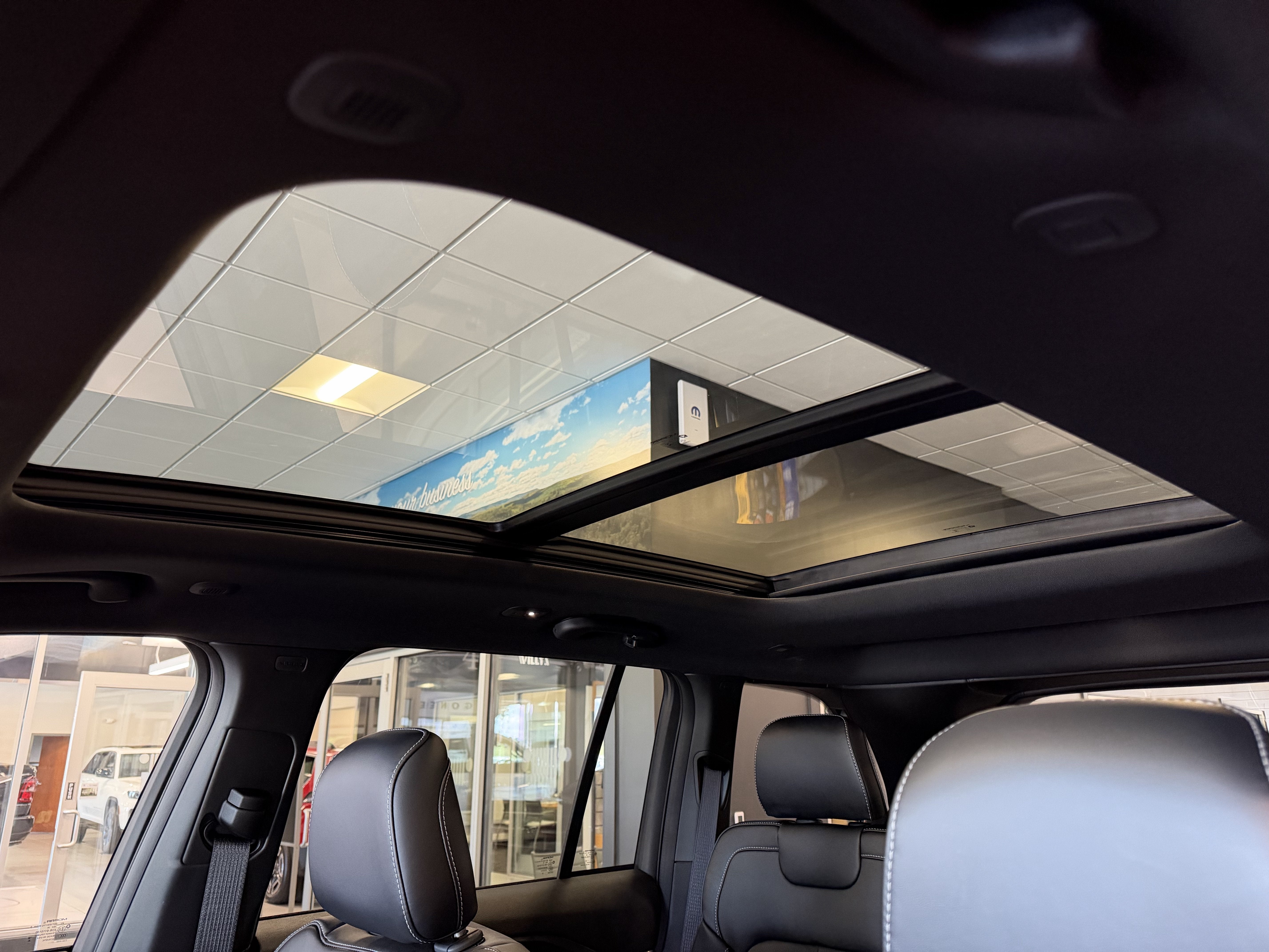 2027 Jeep Grand Cherokee GRAND CHEROKEE LIMITED RESERVE 4X4
