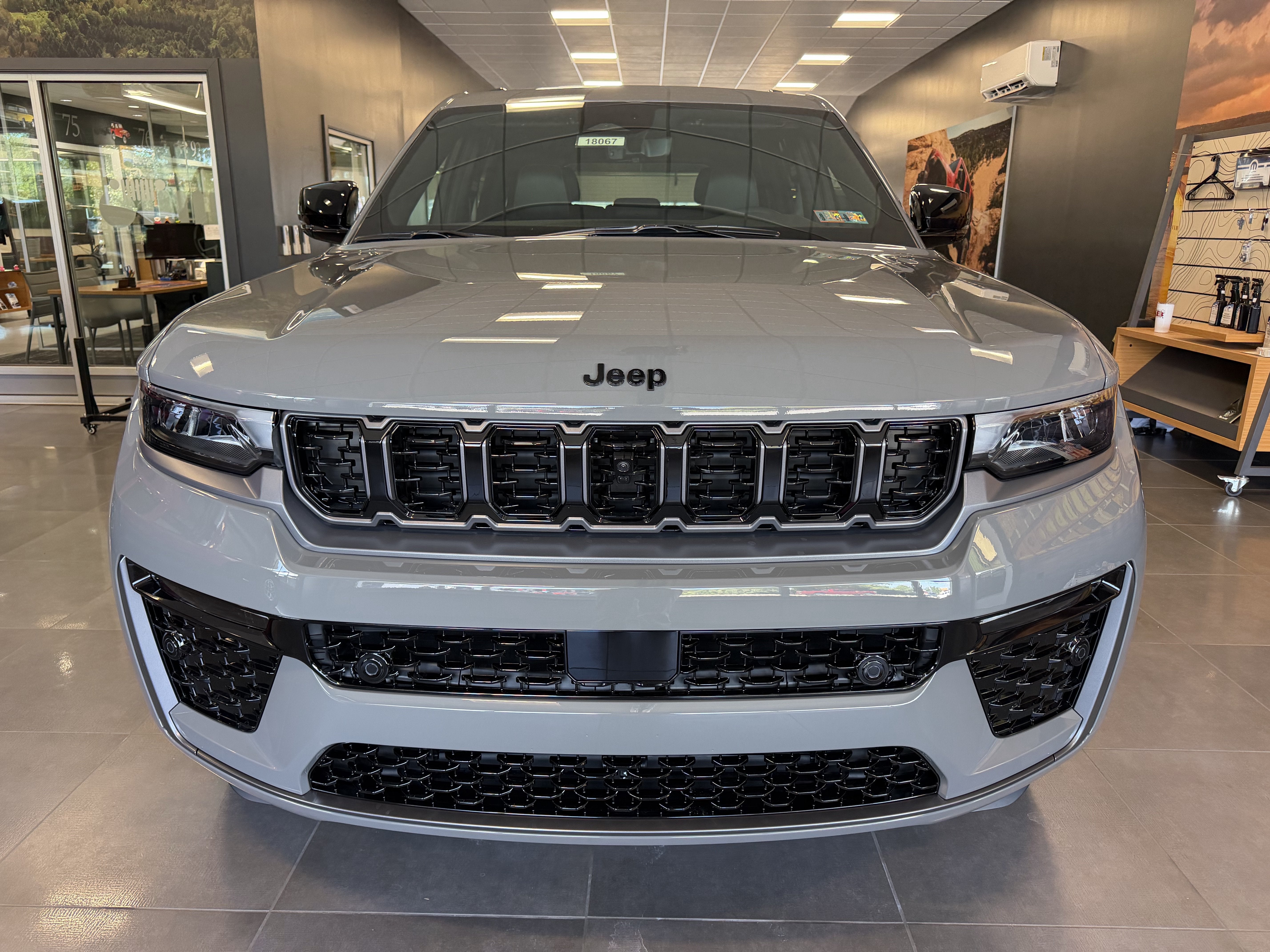 2027 Jeep Grand Cherokee GRAND CHEROKEE LIMITED RESERVE 4X4