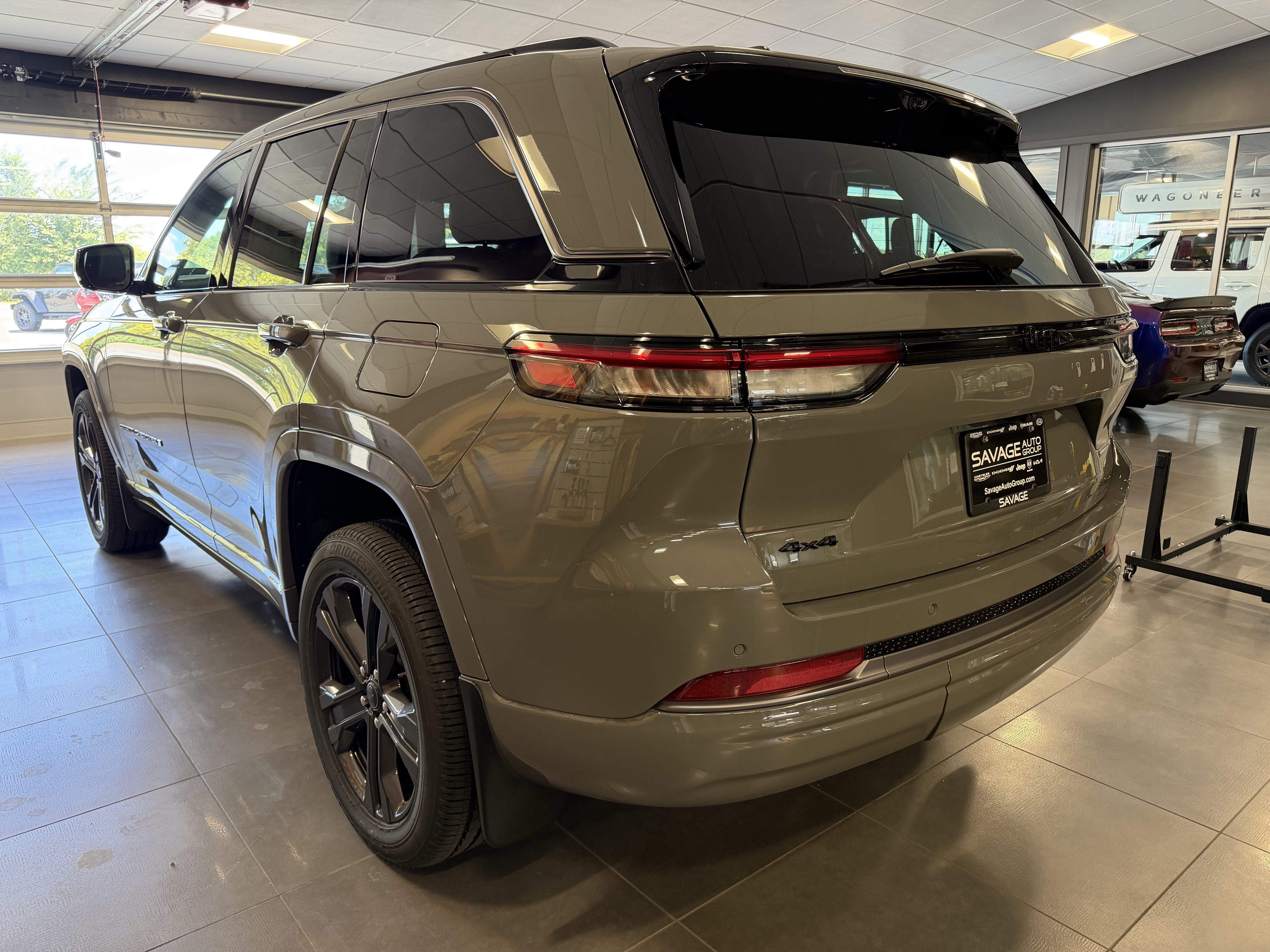 2027 Jeep Grand Cherokee GRAND CHEROKEE LIMITED RESERVE 4X4