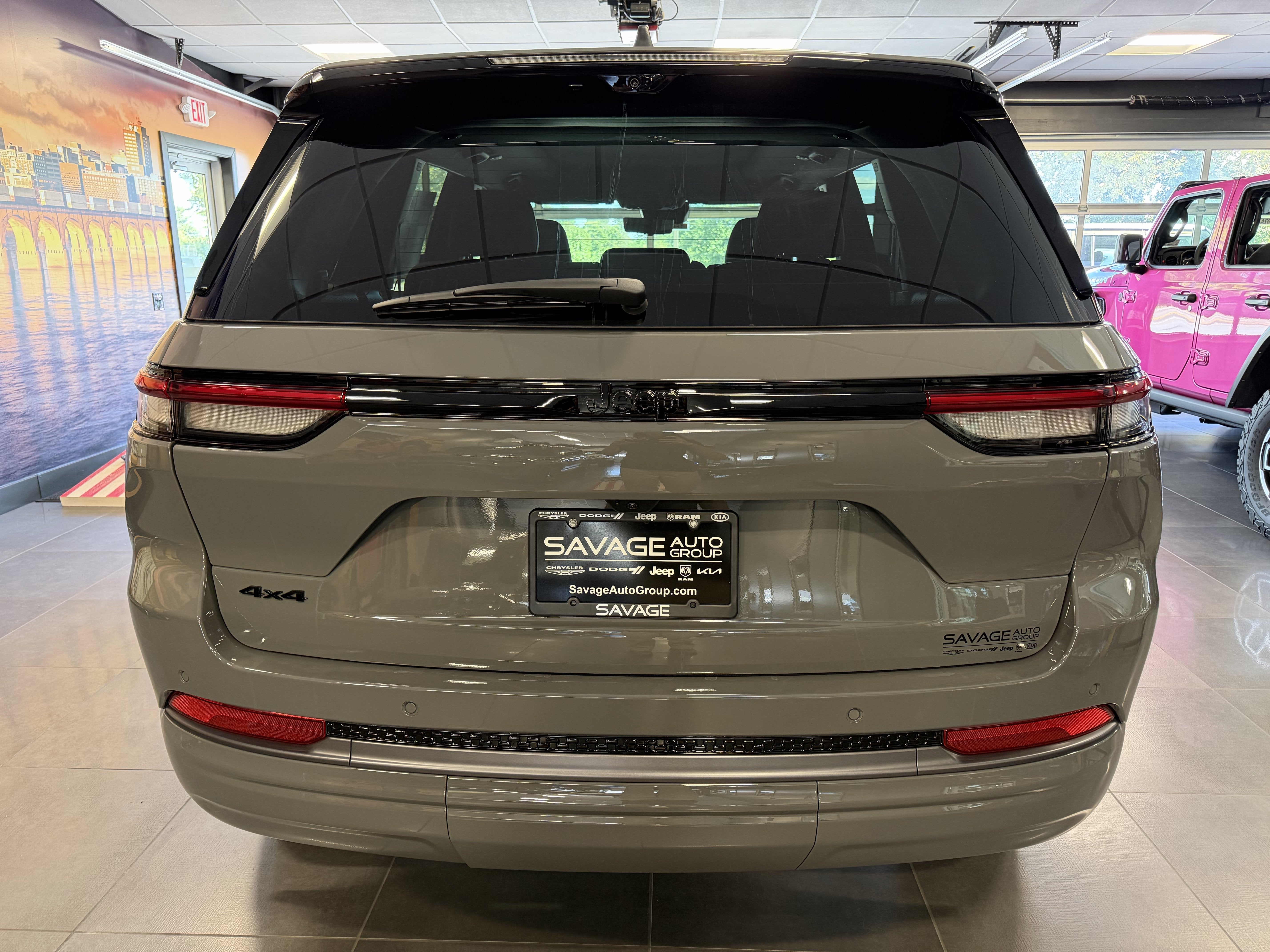 2027 Jeep Grand Cherokee GRAND CHEROKEE LIMITED RESERVE 4X4